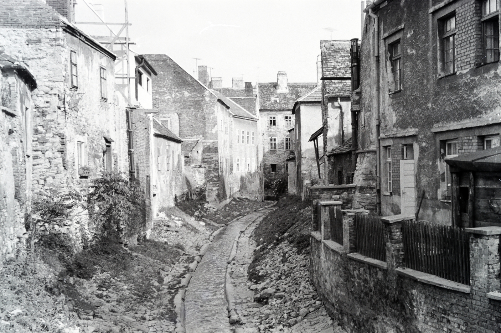 Magyarország, Sopron, az Ikva patak a Katolikus konvent átjáró felől az Ikvahíd utca felé nézve., 1968, Fortepan/Album061, Fortepan #250038