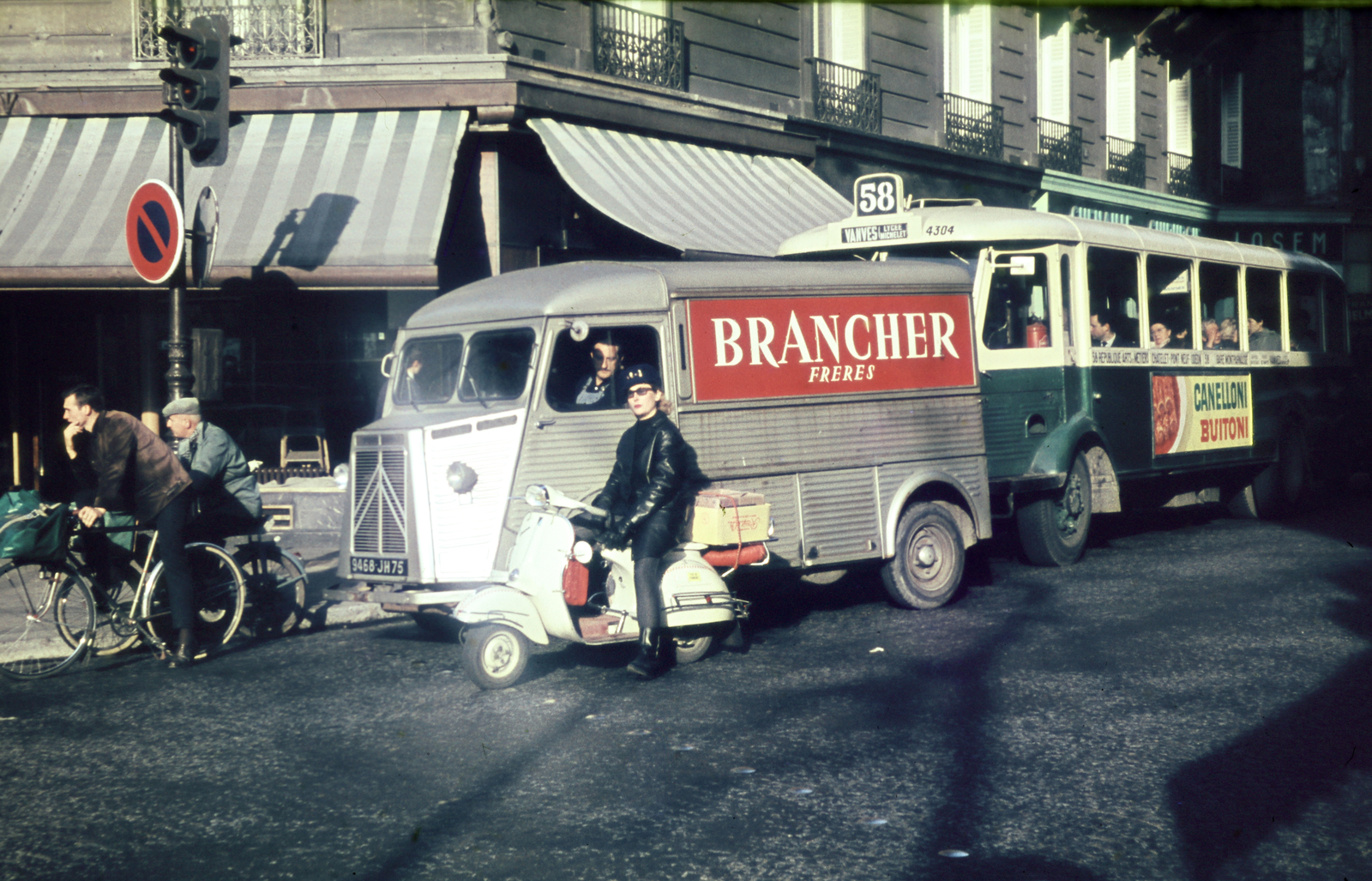 France, Paris, a Rue de l'Ancienne Comédie a Boulevard Saint-Germain felől., 1969, Pozsgay Eszter, colorful, bus, Citroën-brand, Citroen HY, Fortepan #250156