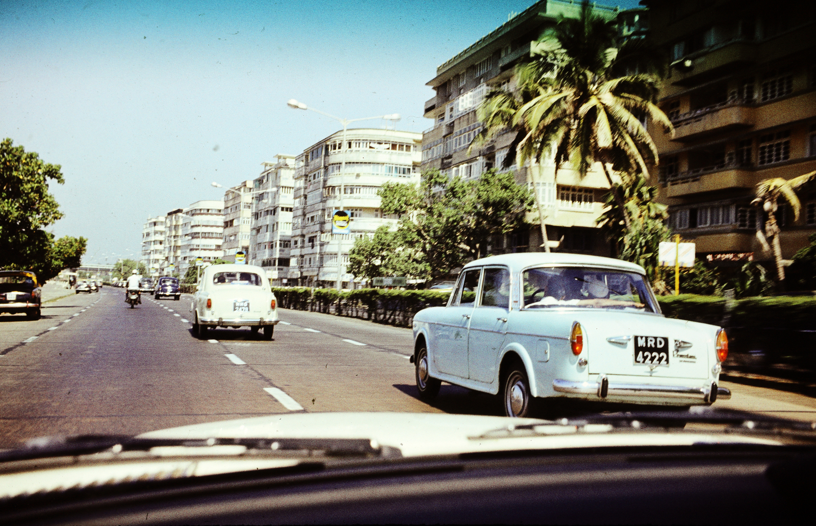 India, Marine Drive., 1965, Pozsgay Eszter, street view, colorful, number plate, Fortepan #250177