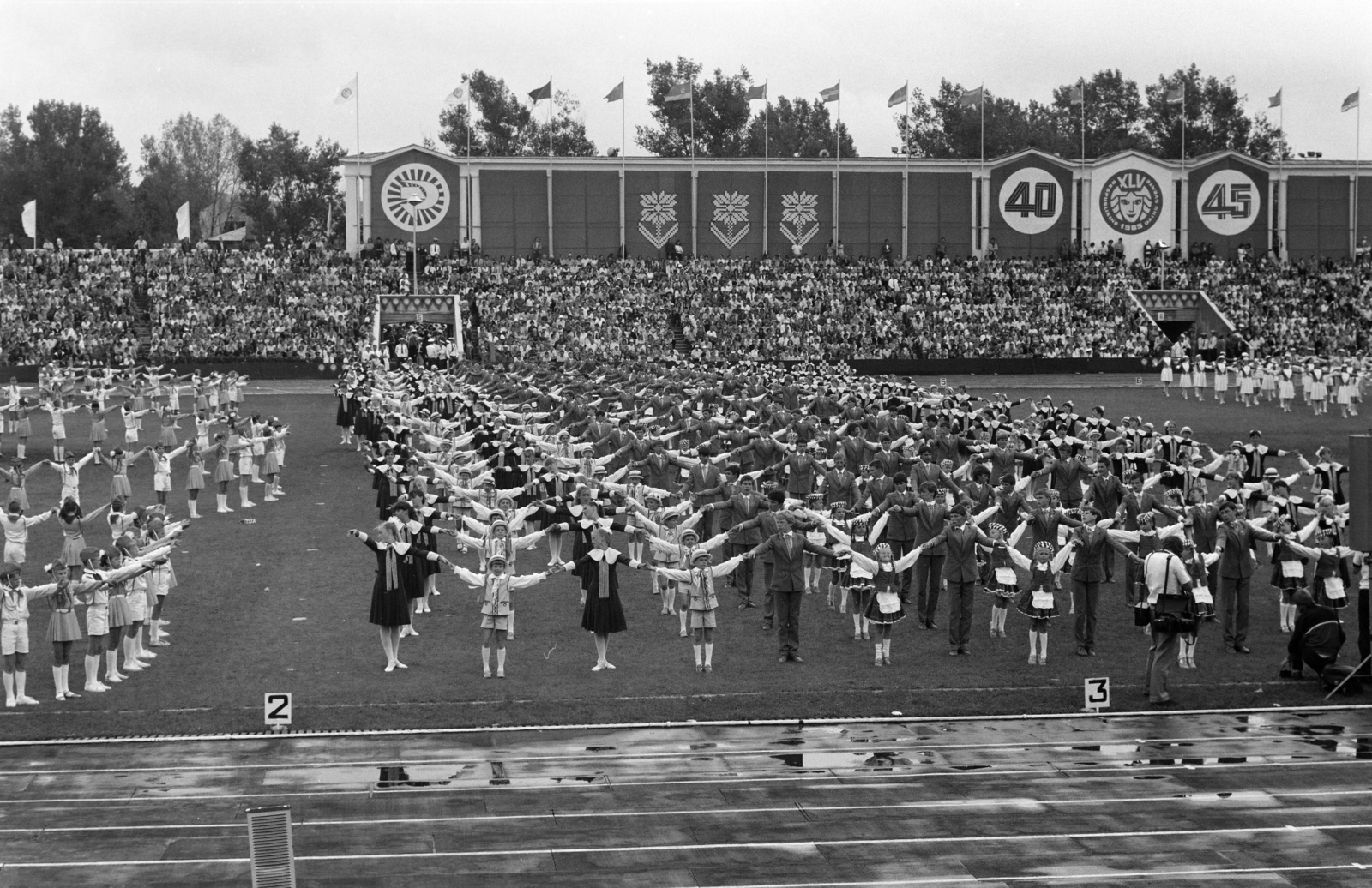 Litvánia, Vilnius, Žalgiris Stadion, Köztársasági dalünnep, táncbemutató., 1985, Sóti Ákos, Fortepan #250237