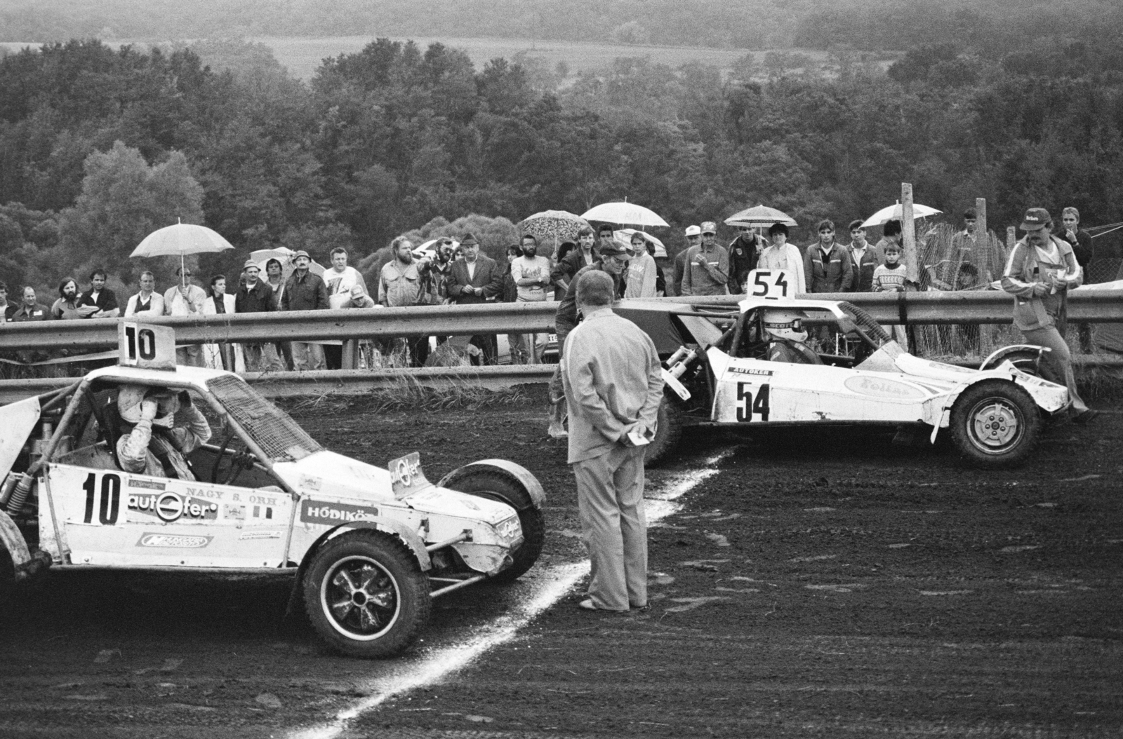 Magyarország, Pécel, autocrosspálya, Autocross EB futam., 1989, Vimola Károly, esernyő, autóverseny, Fortepan #250348