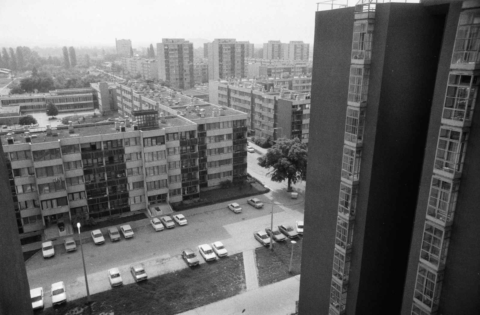 Hungary, Vác, kilátás a Dr. Csányi László körút (Lenin út) 86. számú házból, lent a Rácz Pál - Nagymező utca sarok., 1989, Vimola Károly, Fortepan #250440