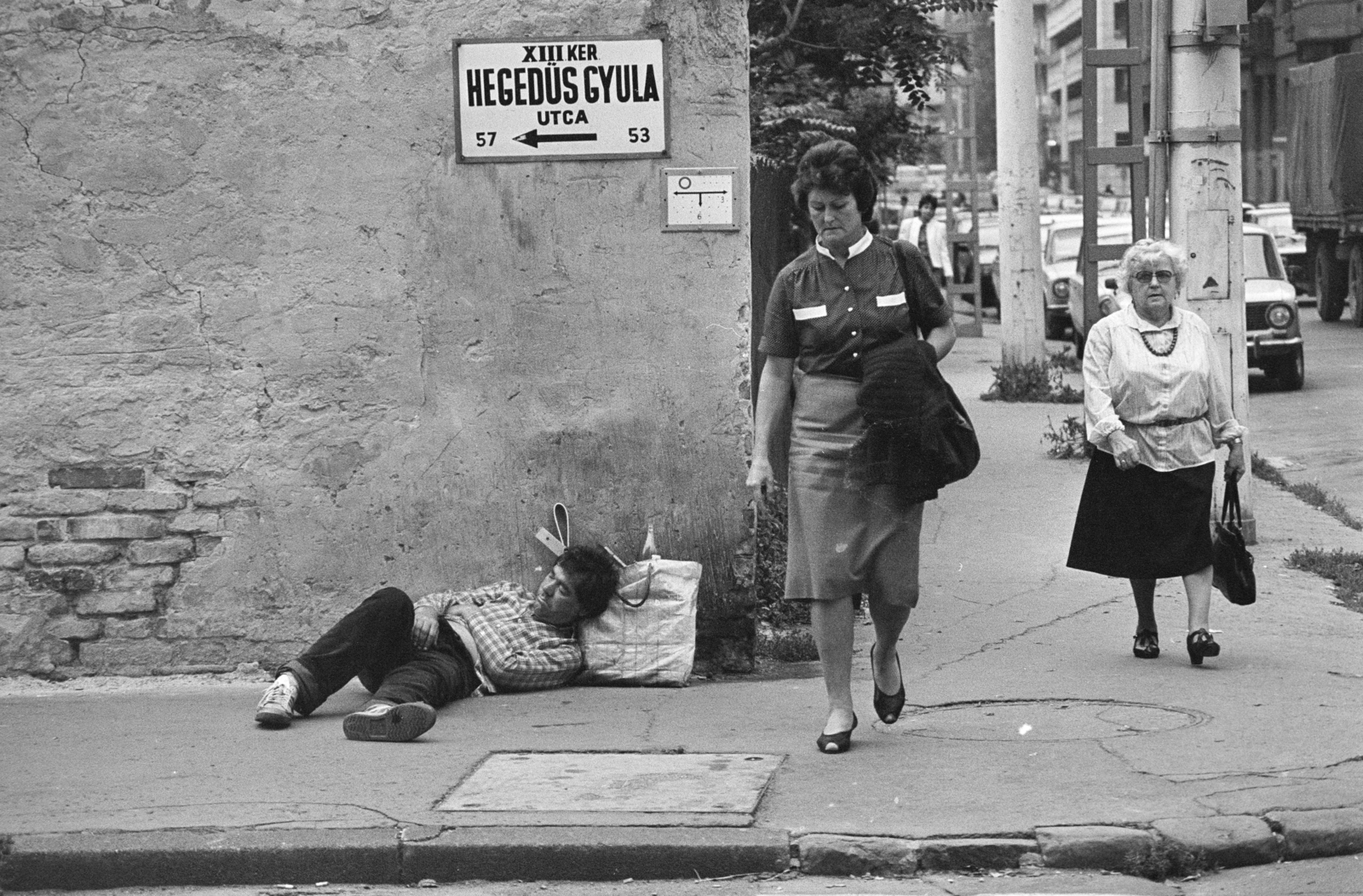 Hungary, Budapest XIII., Hegedűs Gyula utca - Victor Hugo utca sarok, 1990, Vimola Károly, Budapest, punk, street name sign, Best of, Fortepan #250454