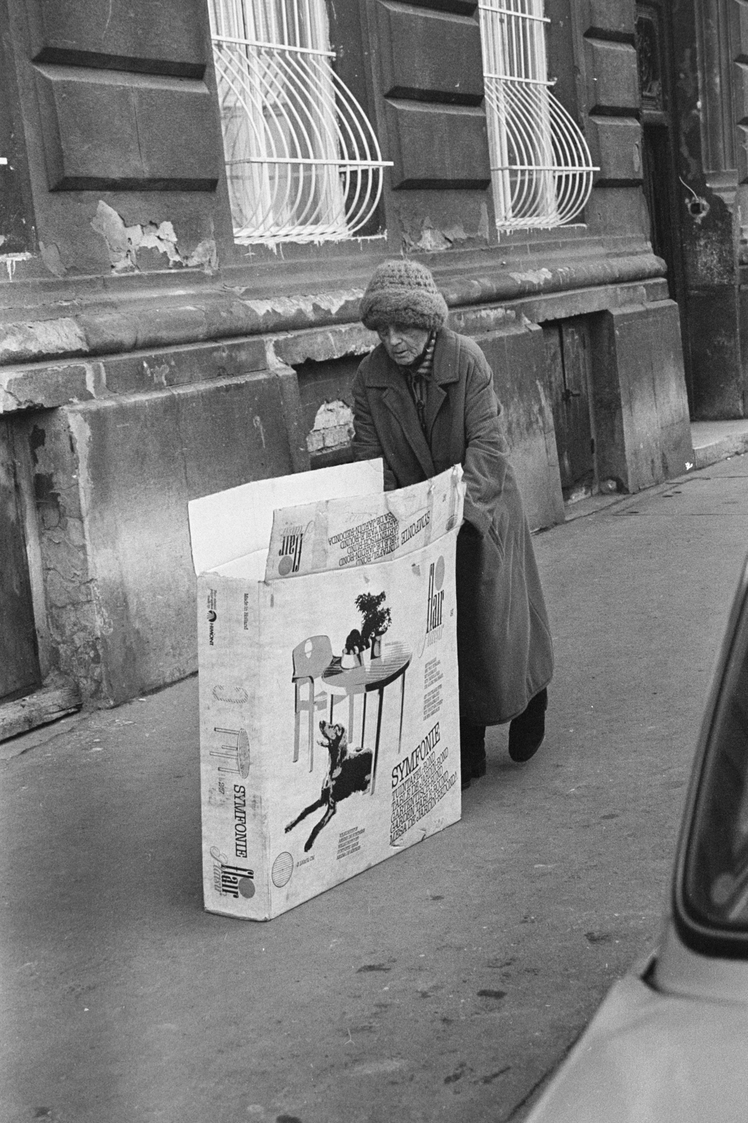 1988, Vimola Károly, old person, Social documentary photography, box, poverty, Fortepan #250467