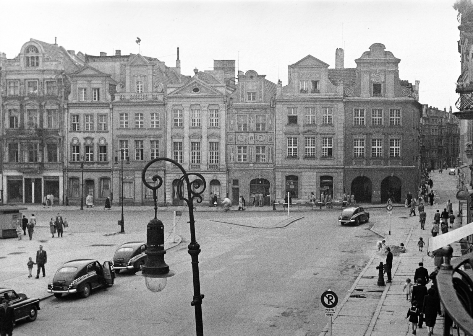 Poland, Poznań, kilátás a Stary Rynek 79. erkélyéről, jobbra az ulica Szkolna., 1959, Vimola Károly, square, Fortepan #250575