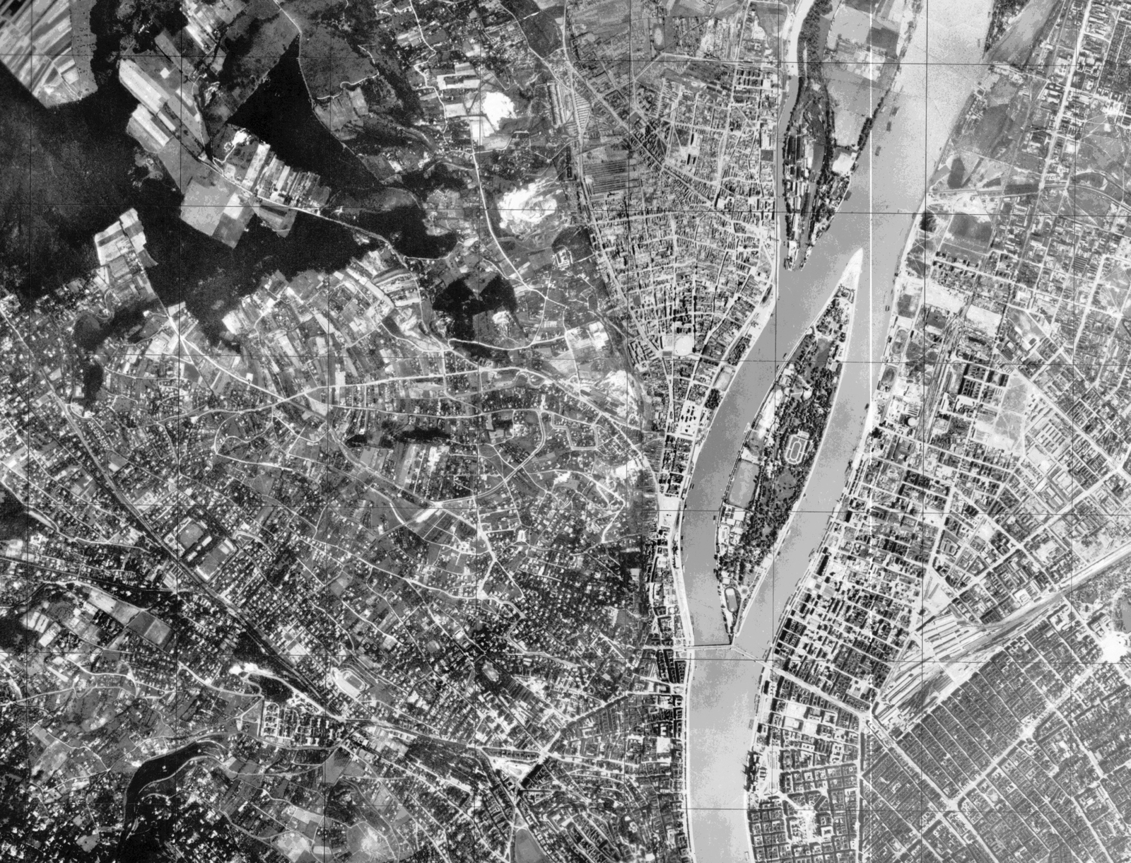 Hungary, Budapest, légifotó, középpontban a Rózsadomb és a Margit-sziget., 1940, Fortepan, aerial photo, Fortepan #25070