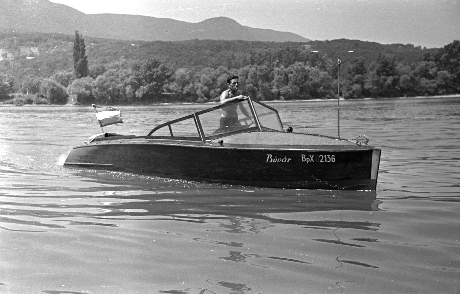 Hungary, Pócsmegyer, a Szentendrei Duna-ág a mai vízműtelep és Leányfalu között., 1957, FŐMTERV, motorboat, Fortepan #251075