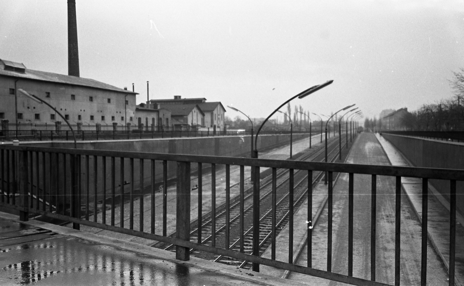 Hungary, Budapest XIII., a Béke utcai közúti aluljáró Gyöngyösi utca felőli szakasza., 1957, FŐMTERV, Budapest, railing, rails, Fortepan #251124