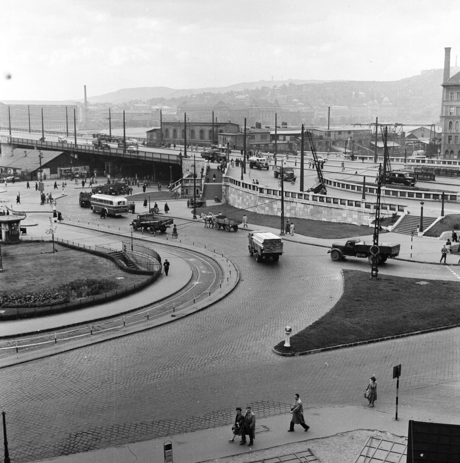 Magyarország, Budapest IX., Boráros tér és a Petőfi híd pesti hídfője., 1959, FŐMTERV, Domonkos Endre, Budapest, madártávlat, forgalom, Fortepan #251210