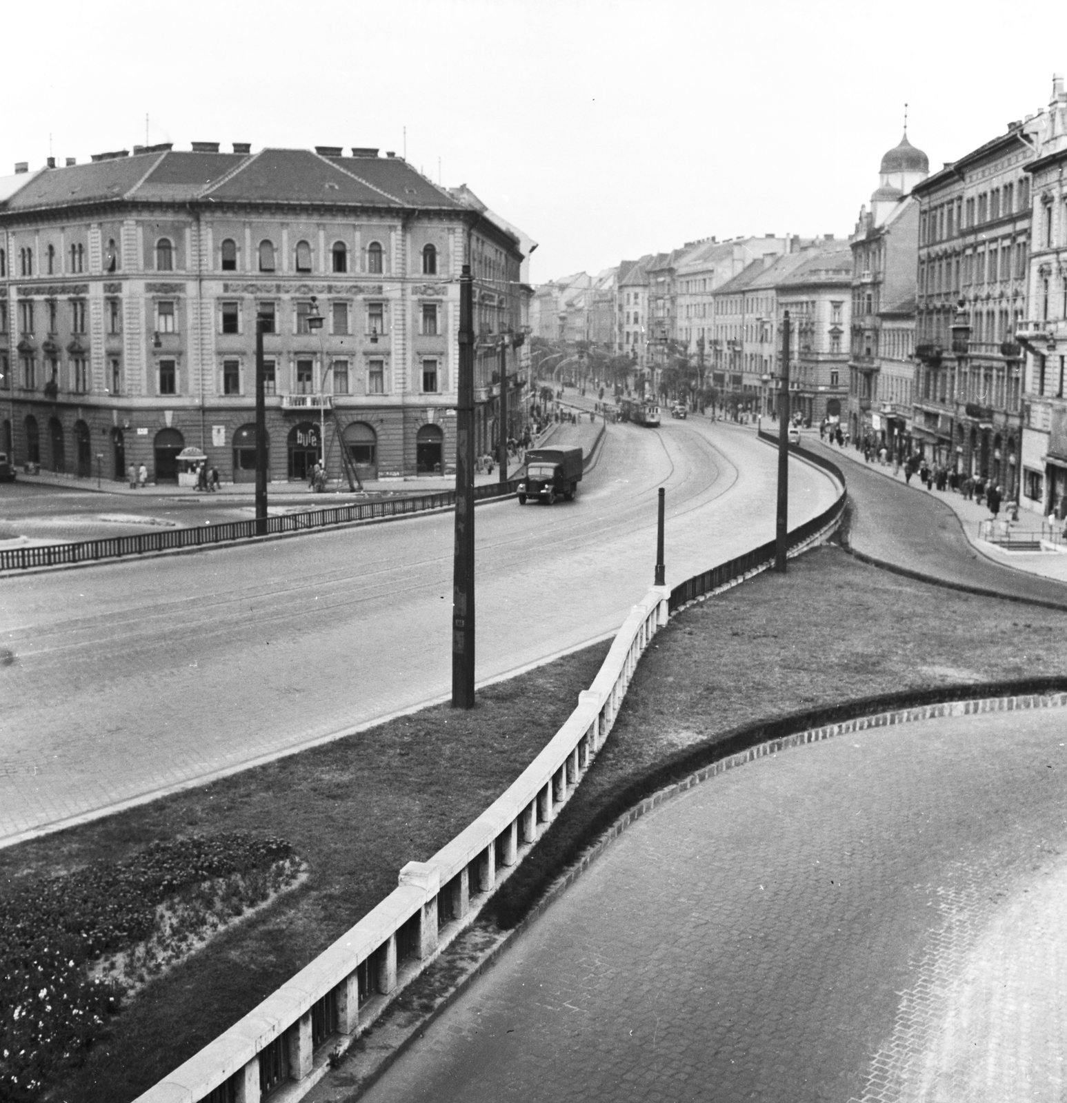 Hungary, Budapest IX., a Petőfi híd pesti hídfője, szemben a Ferenc körút., 1959, FŐMTERV, Budapest, street view, Fortepan #251212