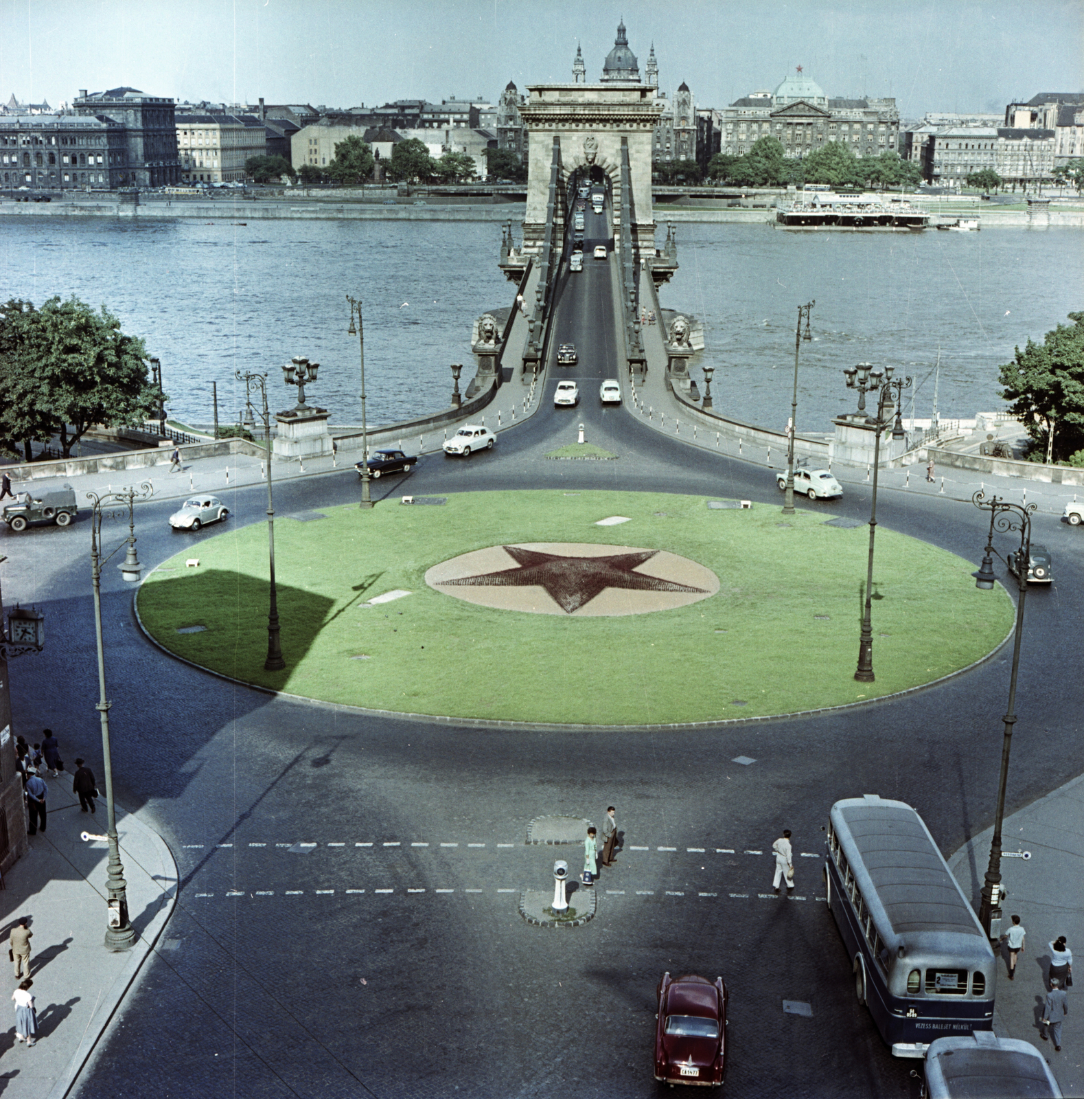 Hungary, Budapest I.,Budapest V., kilátás az Alagút feletti sétányról a Clark Ádám tér, a Széchenyi Lánchíd és a Bazilika felé., 1959, FŐMTERV, Budapest, colorful, Fortepan #251227