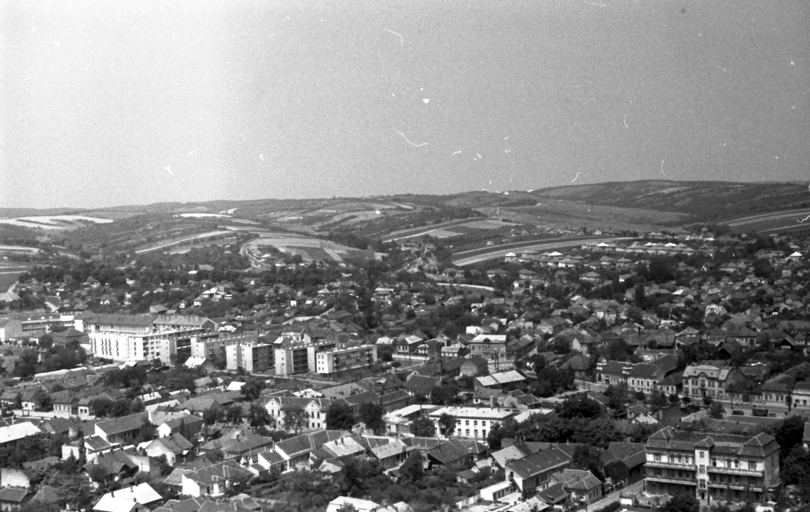 Hungary, Miskolc, kilátás az Avasról észak- nyugat felé. Jobbról a Hunyadi utca házai látszanak, folytatásaként a Tizeshonvéd utcai új épületek., 1964, Szánthó Zoltán, cityscape, view, Fortepan #25123