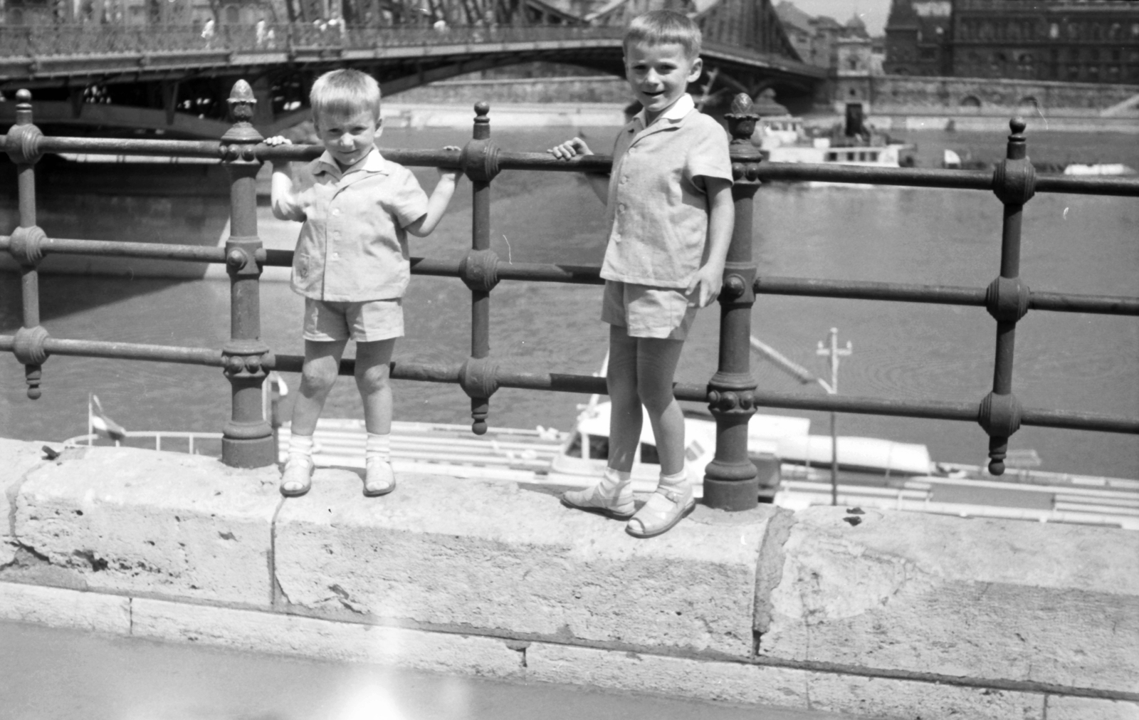 Hungary, Budapest XI., Szent Gellért tér, balra a Szabadság híd., 1964, Szánthó Zoltán, Danube, Budapest, Duna-bridge, János Feketeházy-design, Fortepan #25138