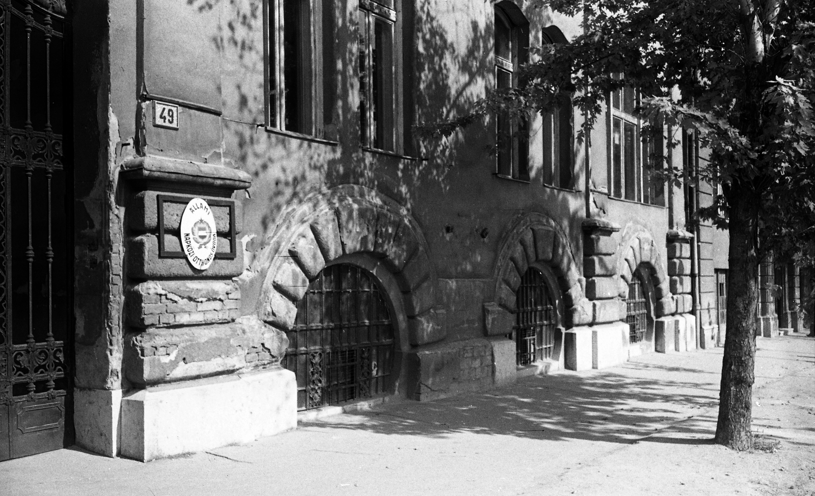 Magyarország, Budapest I., Attila út 89. (Attila utca 49.) számú ház átépítés előtti állapota., 1960, FŐMTERV, Domonkos Endre, Budapest, kváderkő, zománctábla, Fortepan #251385