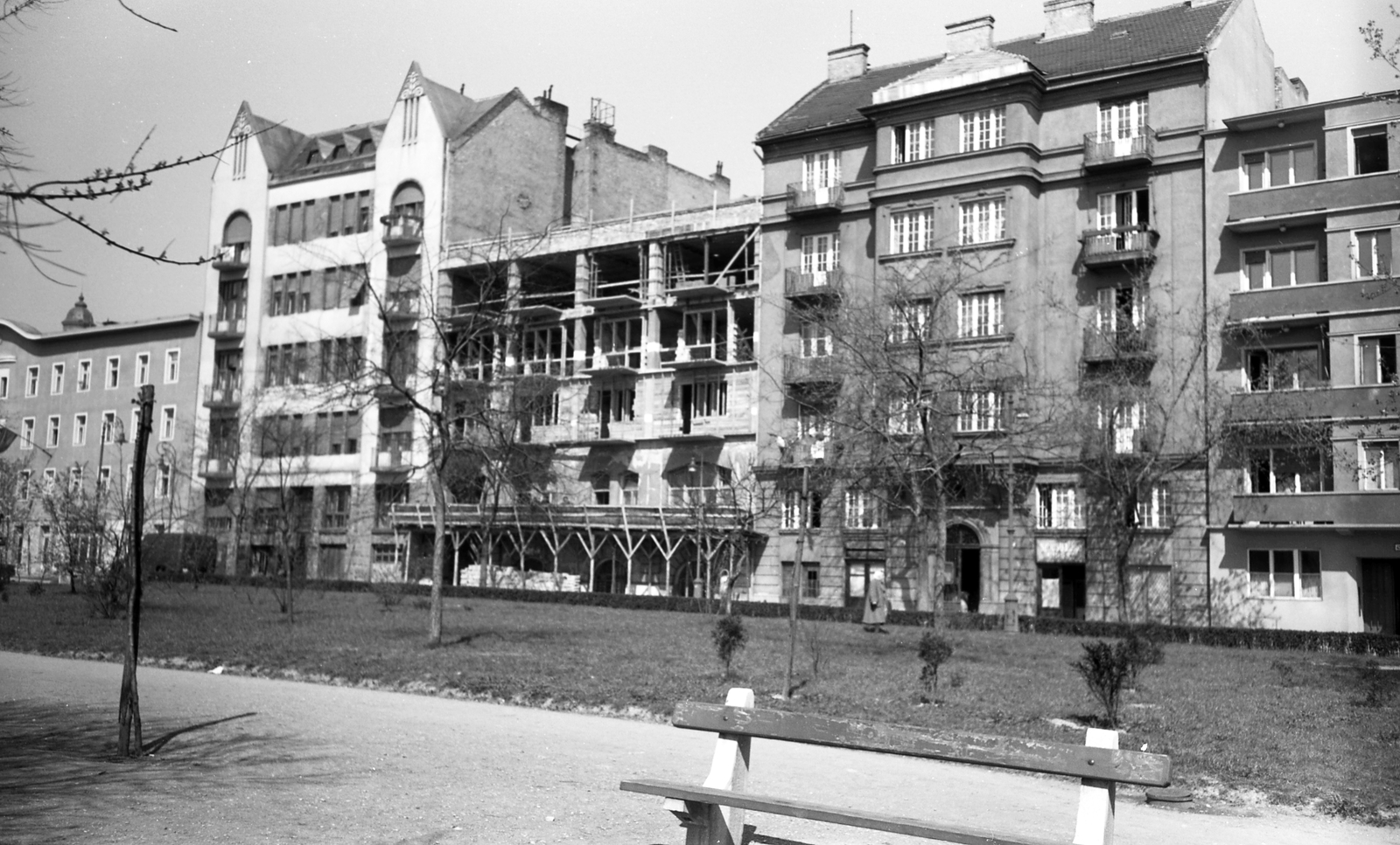 Hungary, Budapest I., Vérmező, szemben az Attila út 89. (Attila utca 49.) számú ház átépítése folyik., 1961, FŐMTERV, Budapest, Fortepan #251476