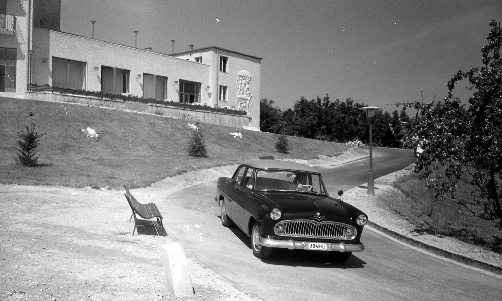 Magyarország, Budapest XII., Dániel út 62, a nyomda és papíripari dolgozók üdülője, 1961, FŐMTERV, Domonkos Endre, Budapest, Simca Ariane, Fortepan #251514