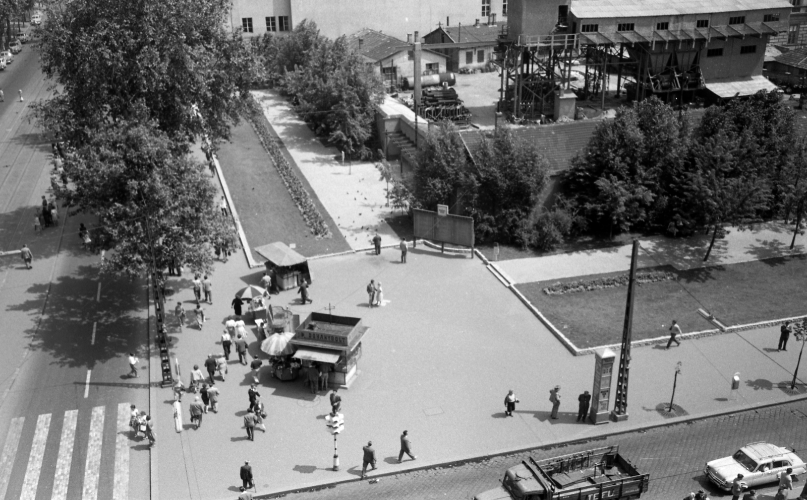 Magyarország, Budapest V.,Budapest VII.,Budapest VIII., Rákóczi út - Múzeum körút sarok, a metróépítés területe. A felvétel az Astoria szállóból készült., 1961, FŐMTERV, Domonkos Endre, Budapest, Fortepan #251538