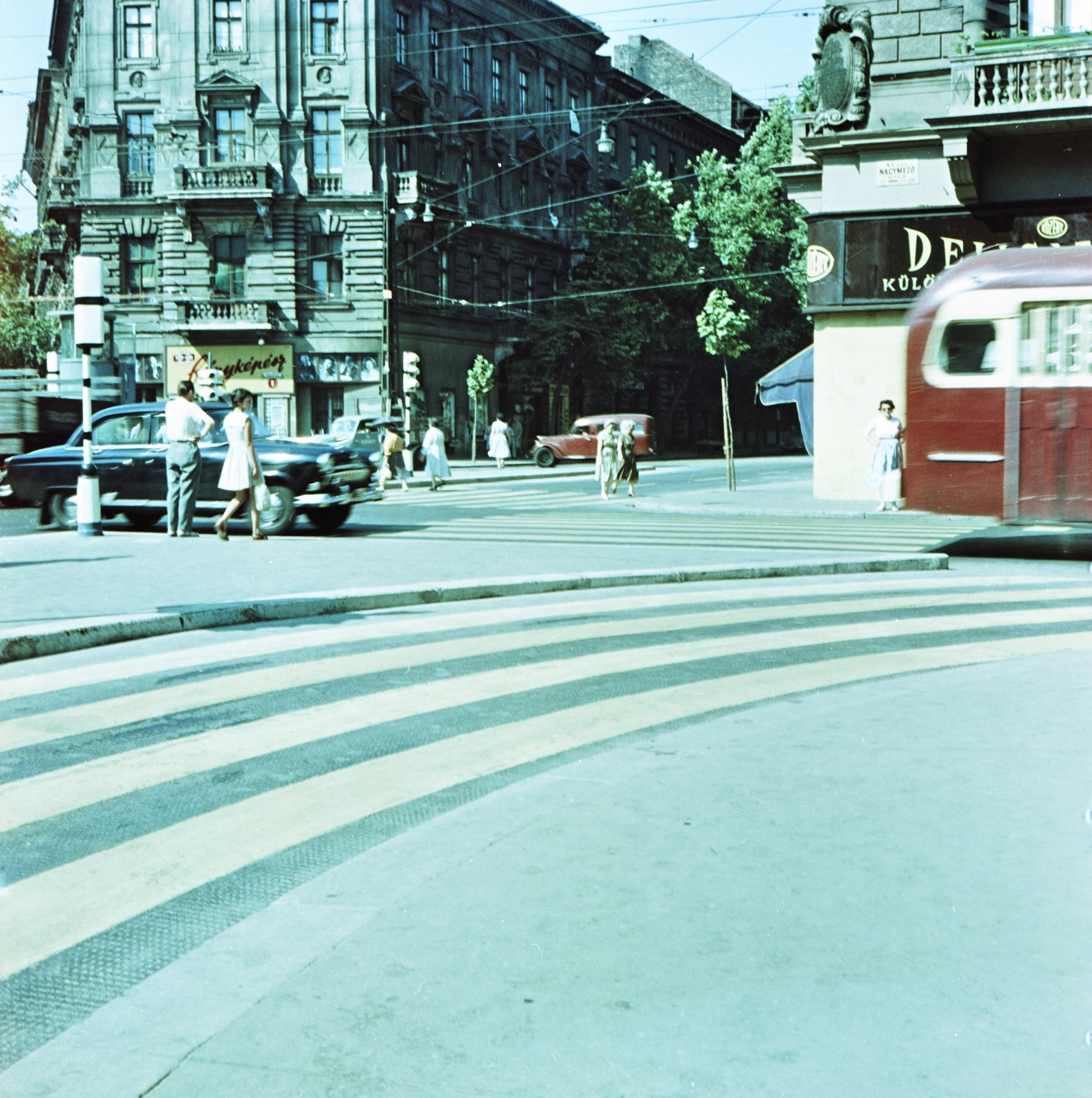 Hungary, Budapest VI., Bajcsy-Zsilinszky út a Podmaniczky (Rudas László) utca és a Nagymező utca találkozásánál., 1961, FŐMTERV, Budapest, Fortepan #251544