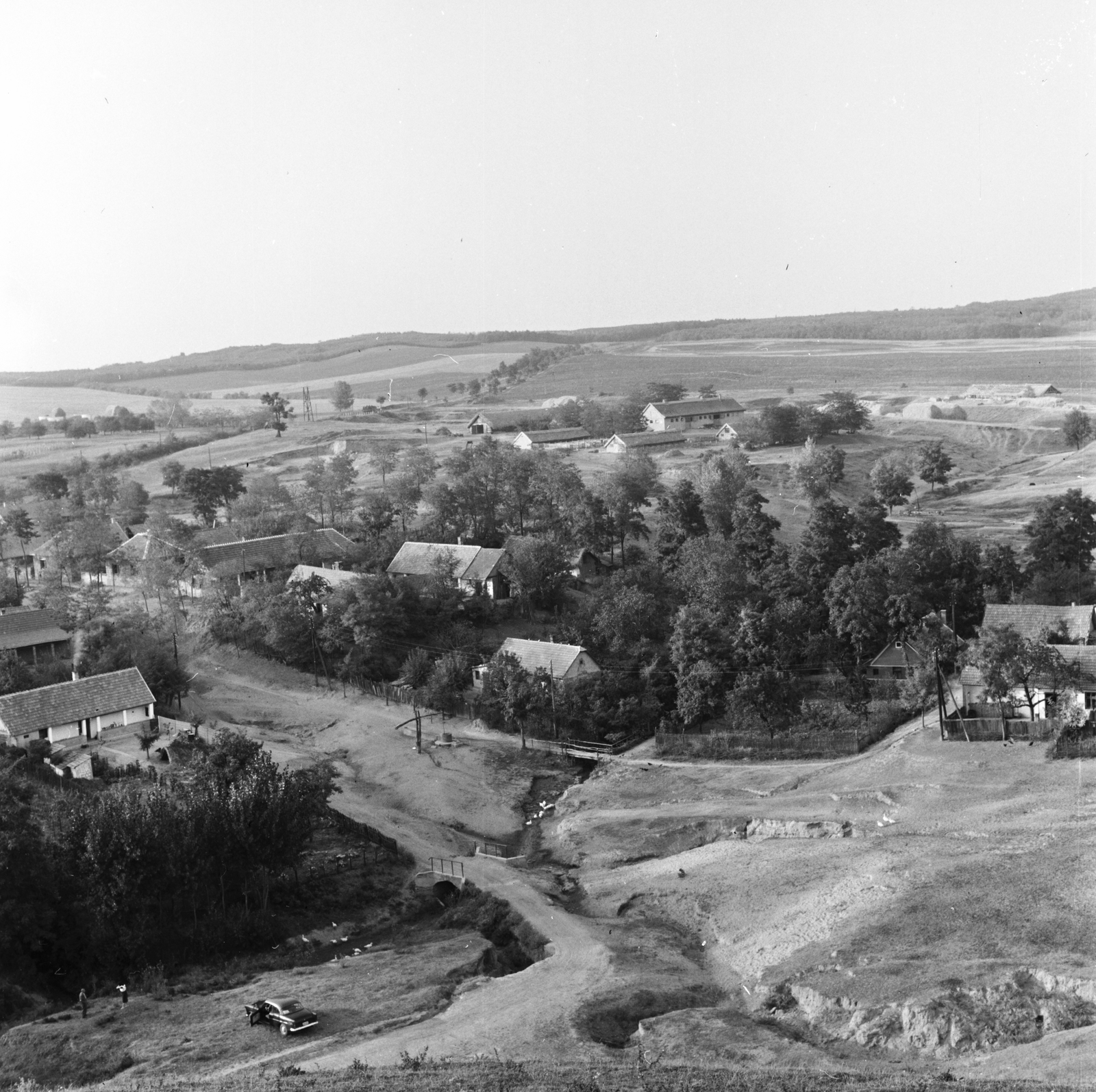 Magyarország, Kerepes, a Kerepesi-patak forrásvidéke, lent a Madarász János utca házai., 1961, FŐMTERV, Domonkos Endre, Fortepan #251582