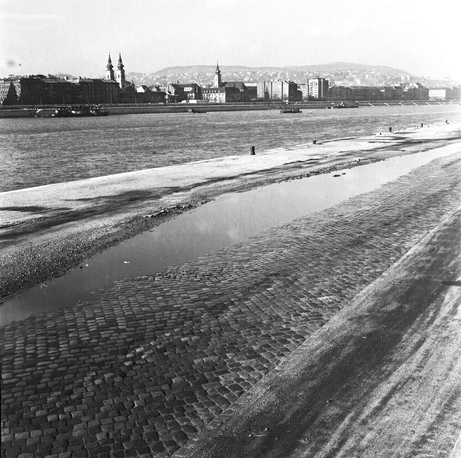 Magyarország, Budapest V.,Budapest I.,Budapest II., pesti alsó rakpart a Batthyány tér és a Rózsadomb felé nézve., 1961, FŐMTERV, Domonkos Endre, Budapest, Fortepan #251622