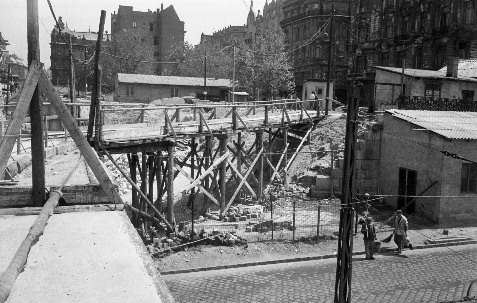 Hungary, Budapest V., Március 15. tér, a Belgrád rakparti lehajtó bontási terüle a lerombolt Erzsébet híd pesti hídfőjénél., 1962, FŐMTERV, Budapest, Fortepan #251672