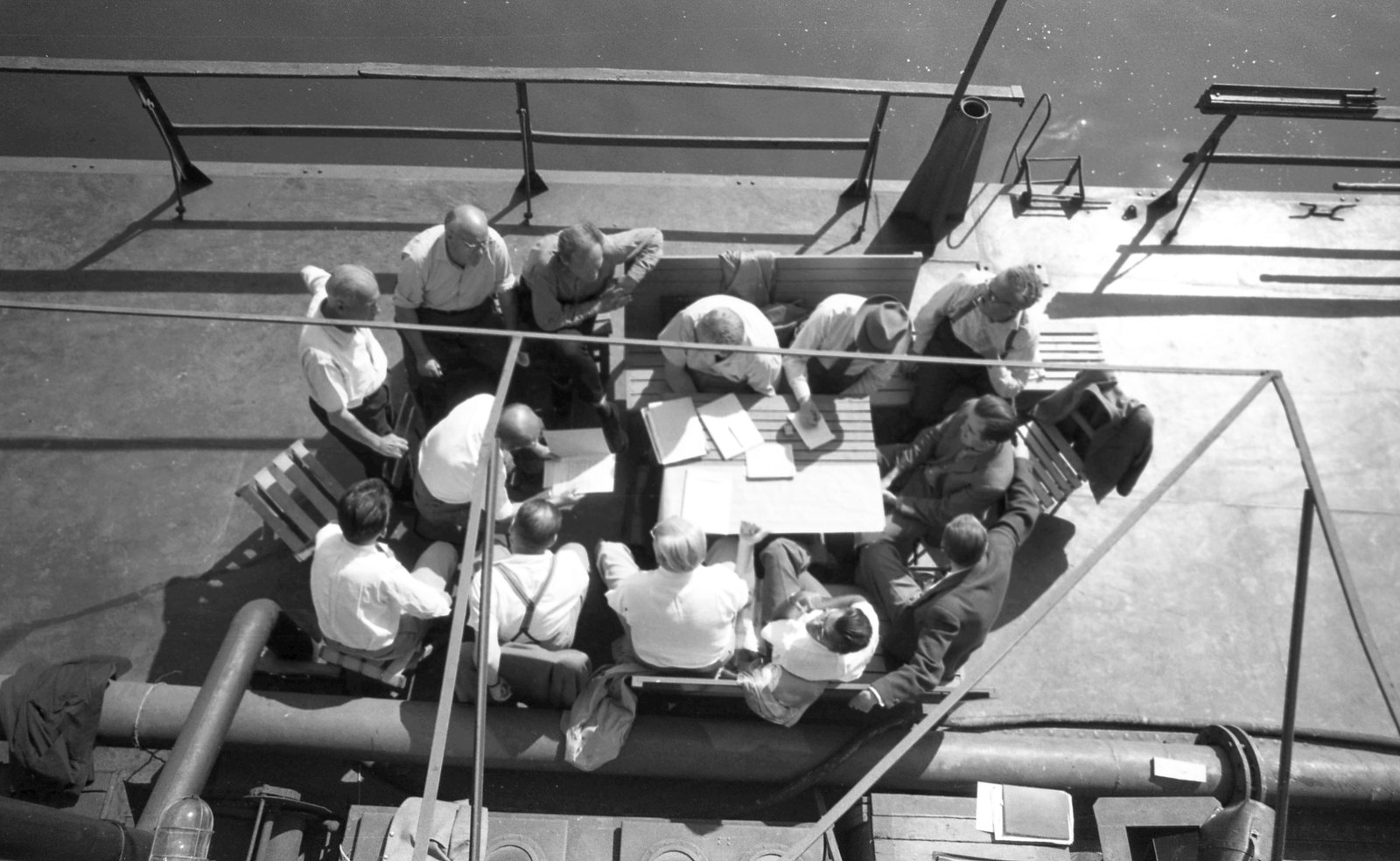 Hungary, a felvétel az Őrszentmiklós - Óbudai Gázgyár közötti, Duna alatti gázvezeték kiemelésekor készült., 1962, FŐMTERV, Fortepan #251700