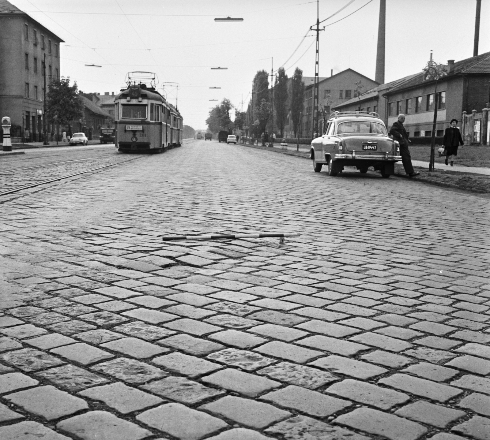 Hungary, Budapest XI., a Bartók Béla út Tétényi köz - Hídvég utca közötti szakasza. Felfagyott, kikátyúsodott útszakasz felmérése., 1963, FŐMTERV, Budapest, Fortepan #251772