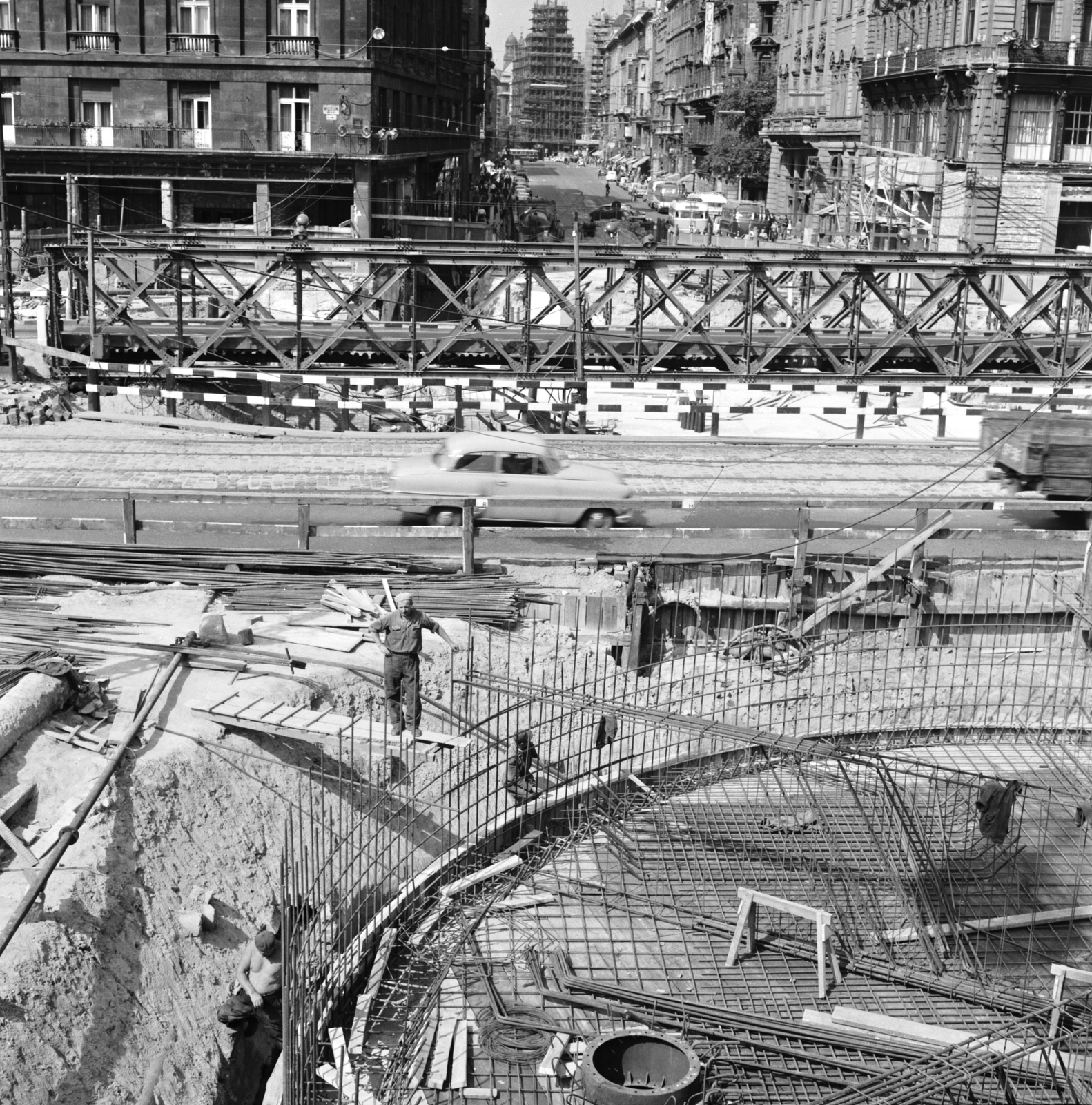 Hungary, Budapest V.,Budapest VIII., Astoria kereszteződés, az aluljáró építésénél felhasznált Zagyva híd., 1963, FŐMTERV, Budapest, Fortepan #251783