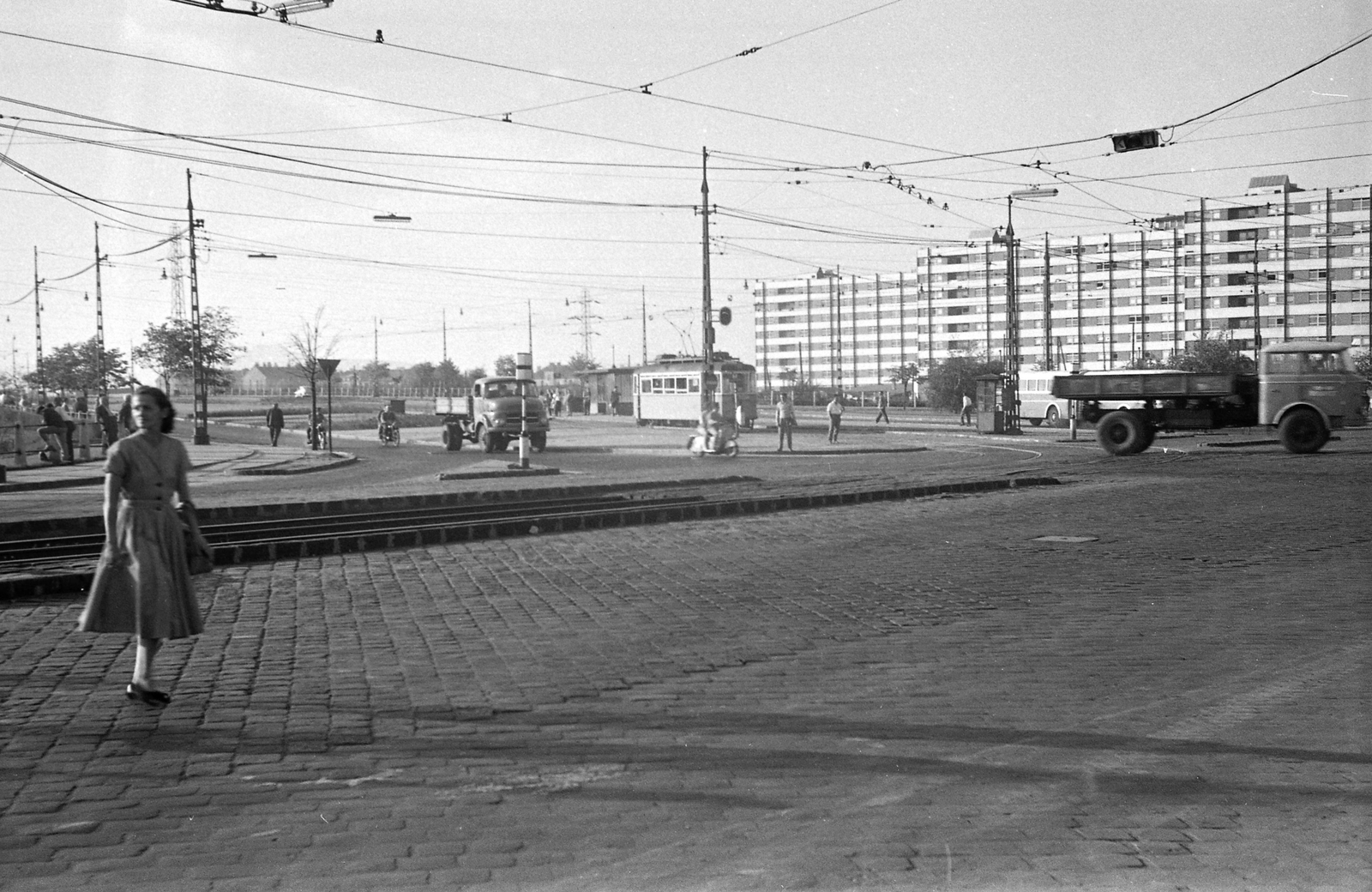 Hungary, Budapest XIII., Váci út - Róbert Károly körút kereszteződése, szemben a Váci út és az Esztergomi út közötti lakótelep., 1963, FŐMTERV, Budapest, tram, Fortepan #251870