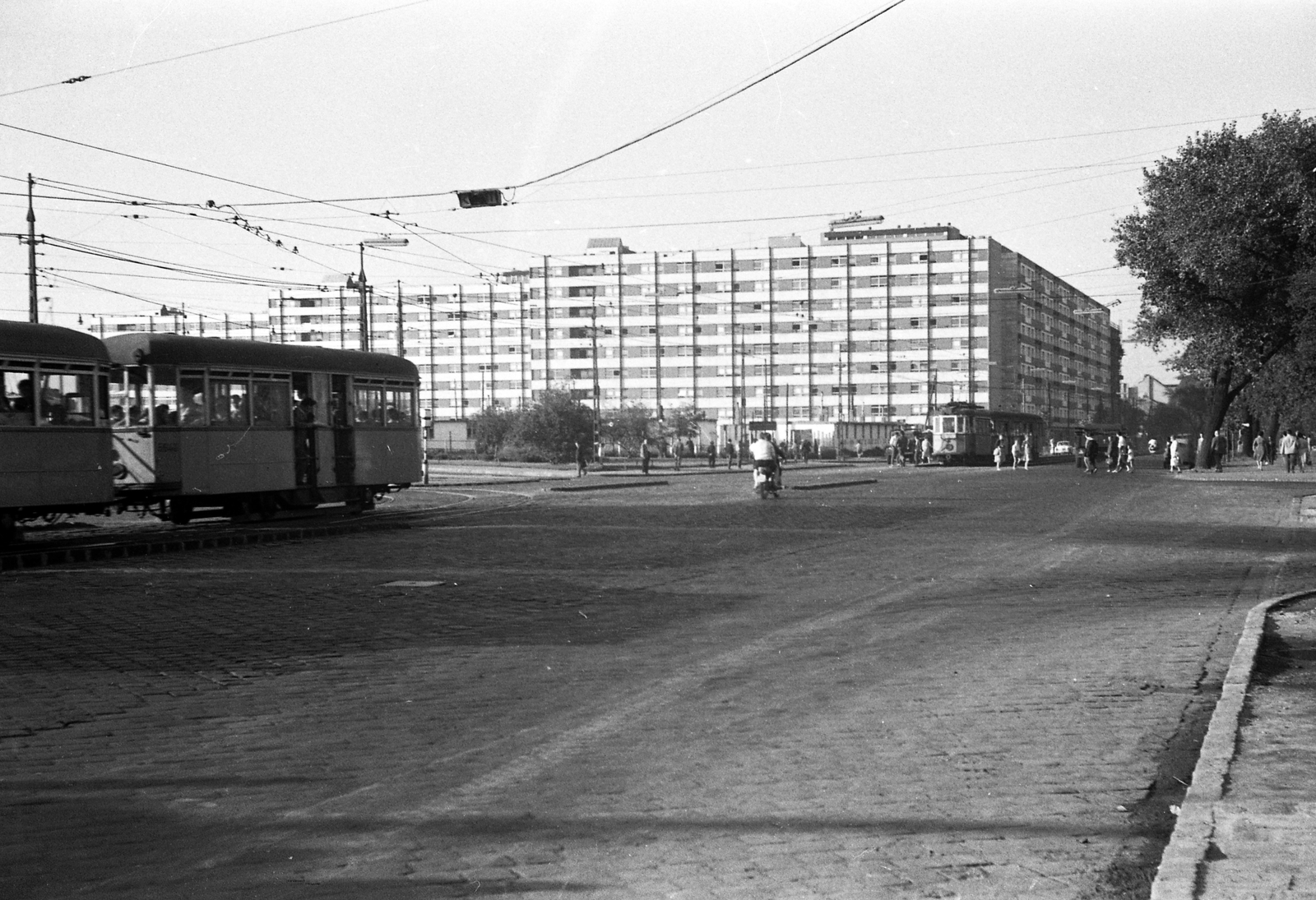 Hungary, Budapest XIII., Váci út - Róbert Károly körút kereszteződése, szemben a Váci út és az Esztergomi út közötti lakótelep., 1963, FŐMTERV, Budapest, tram, Fortepan #251872