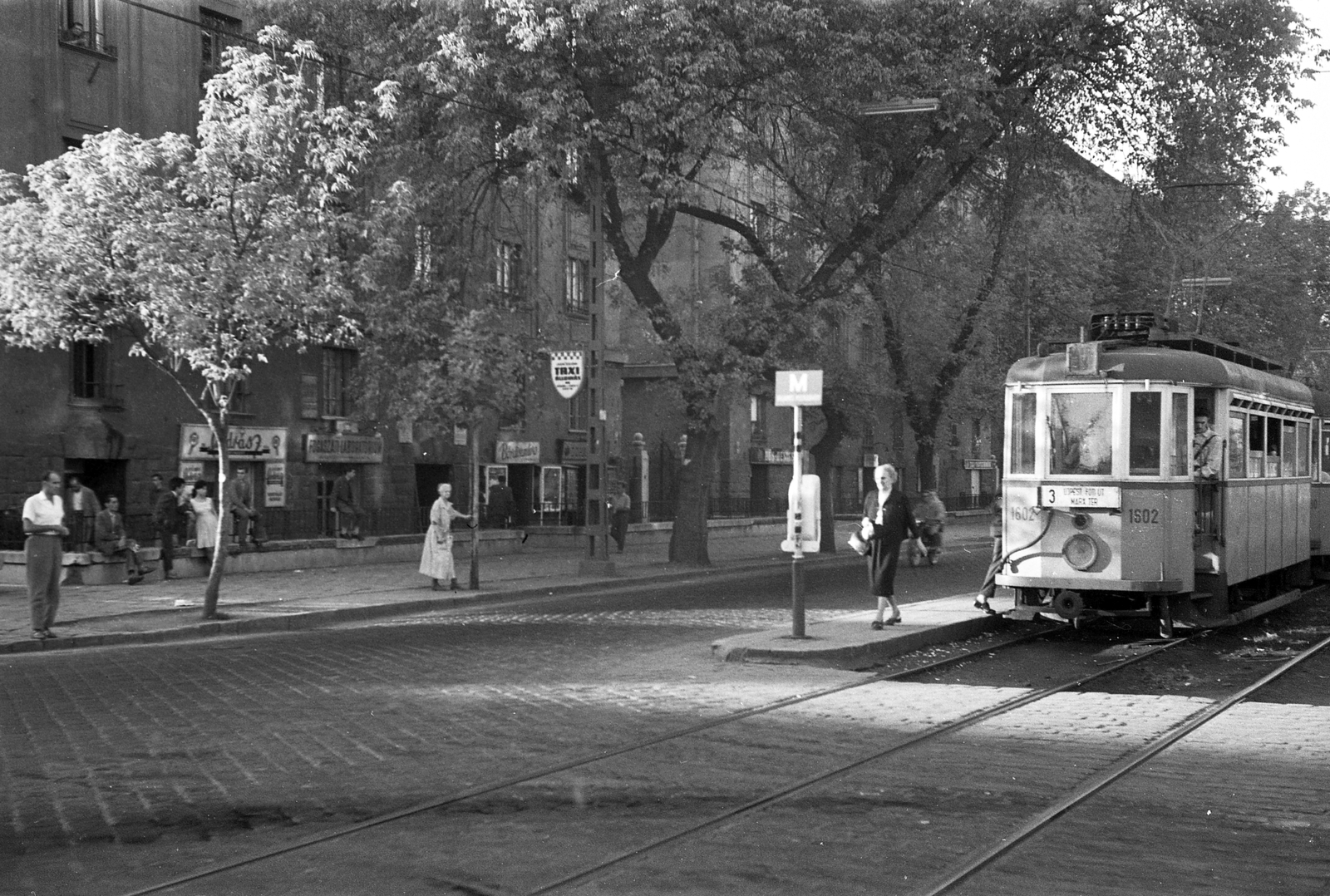 Hungary, Budapest XIII., Váci út, villamosmegálló a Csavargyár utcánál., 1963, FŐMTERV, Budapest, tram, Fortepan #251881