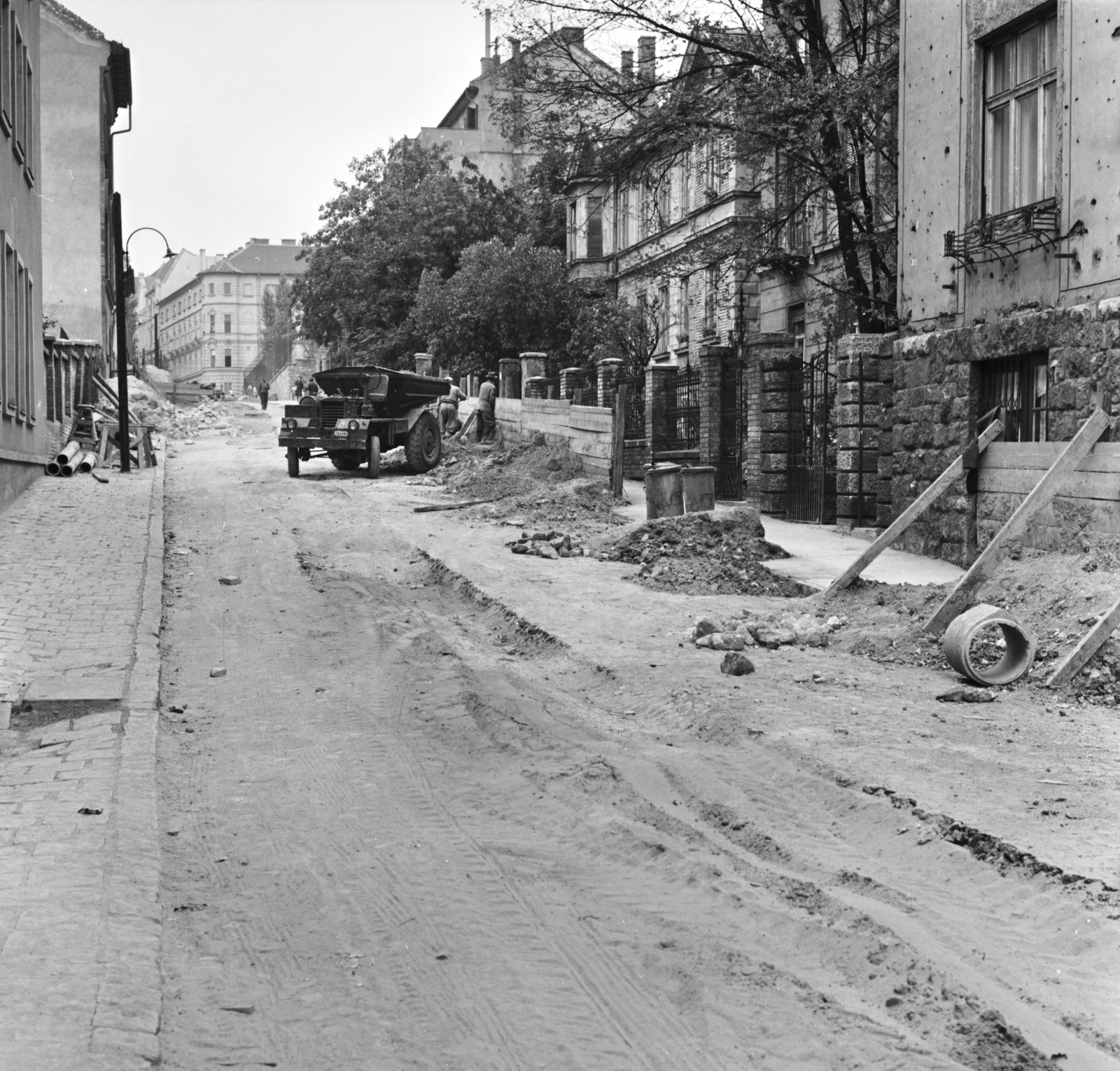 Hungary, Budapest XII., a Kiss János altábornagy utca Győri út - Alkotás utca közötti szakasza, csatorna építés., 1963, FŐMTERV, Budapest, Fortepan #251898