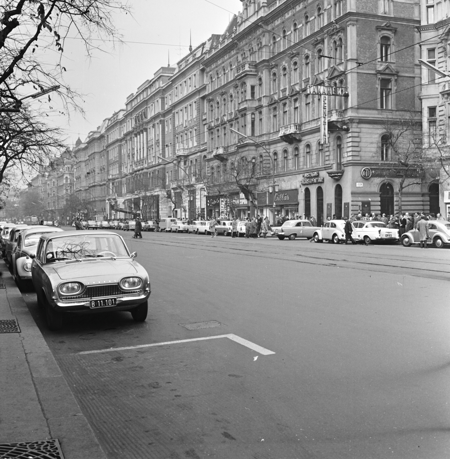 Hungary, Budapest VII., Erzsébet (Lenin) körút, szemben a Dob utca - Király (Majakovszkij) utca közötti házsor látható., 1963, FŐMTERV, Budapest, Fortepan #251914