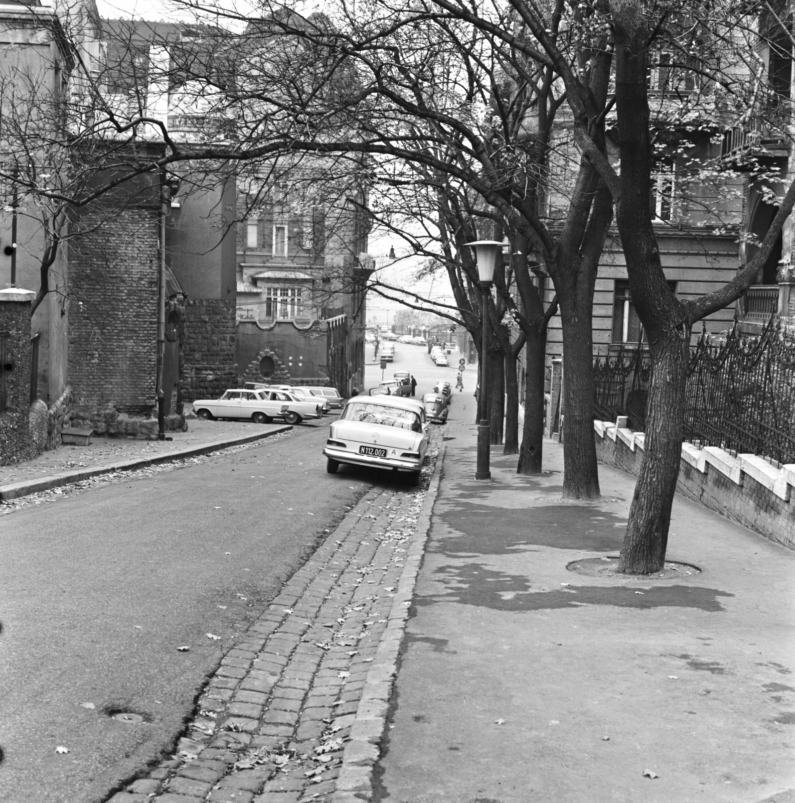 Hungary, Budapest XI., Kemenes utca a Szent Gellért tér felé nézve, balra a Gellért Szálló., 1963, FŐMTERV, Budapest, Fortepan #251945