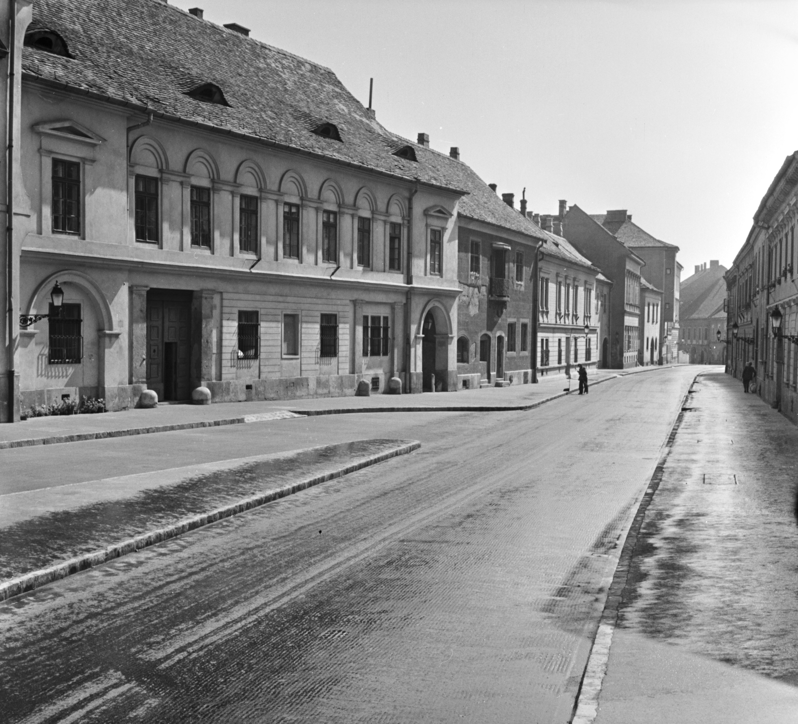 Hungary, Budapest I., Úri utca, a felvétel a Szentháromság utca közelében, Hadik András lovasszobra mellől készült., 1963, FŐMTERV, Budapest, Fortepan #251957