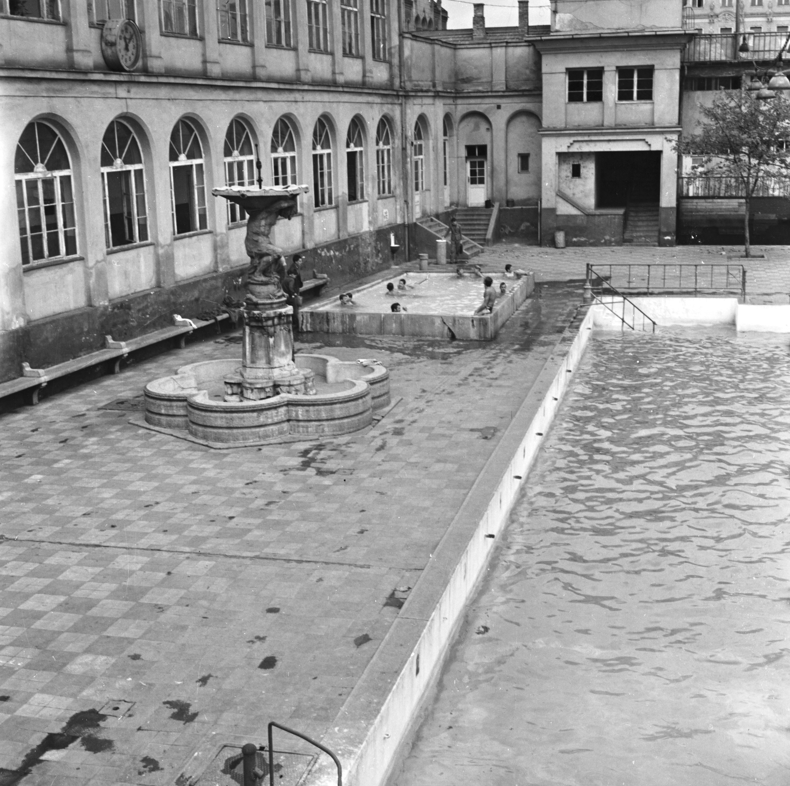 Hungary, Budapest II., Császár uszoda, jobbra a versenymedence., 1963, FŐMTERV, Budapest, Fortepan #251962