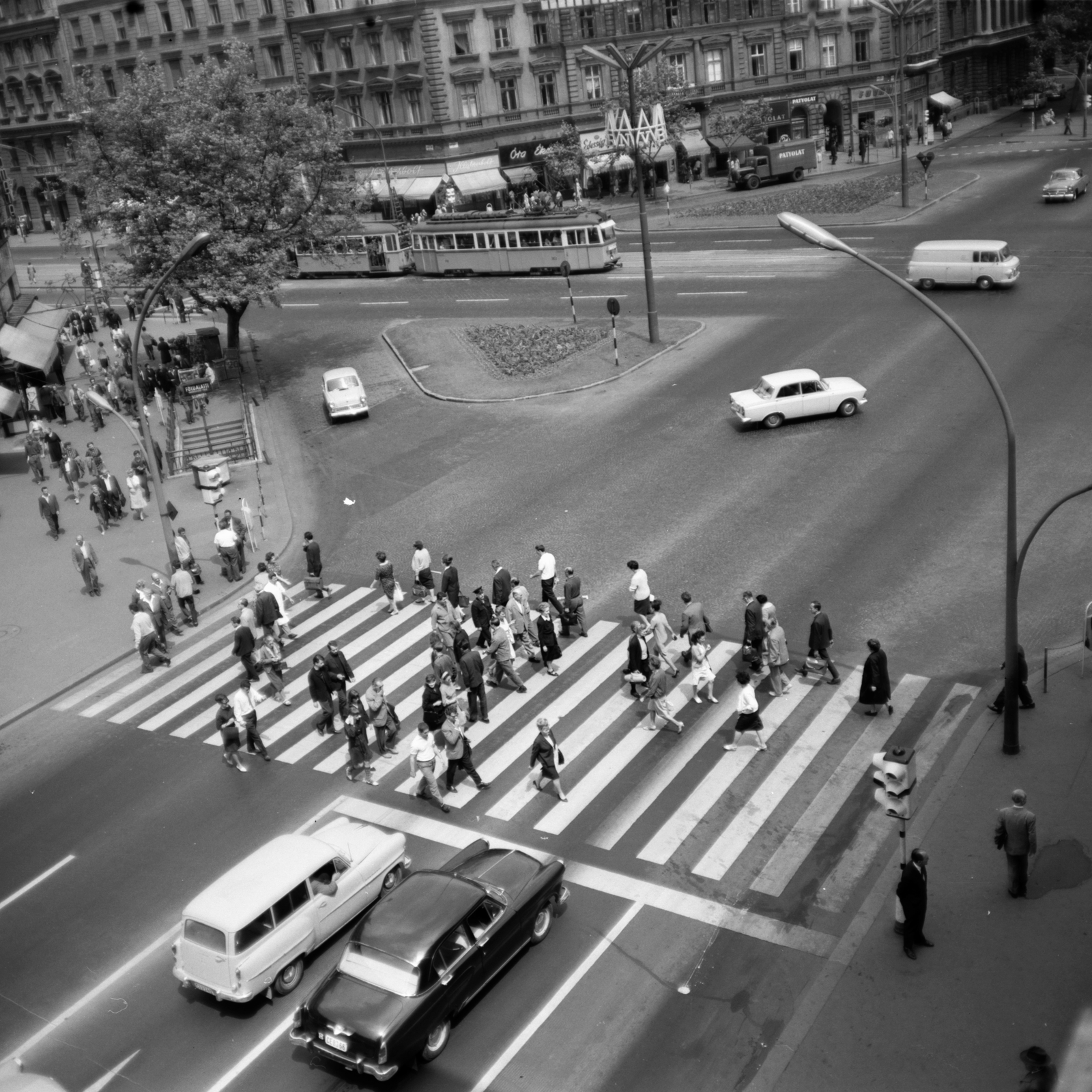 Hungary, Budapest VI., Andrássy út (Népköztársaság útja) - Oktogon (November 7. tér)., 1966, FŐMTERV, Budapest, Fortepan #252114