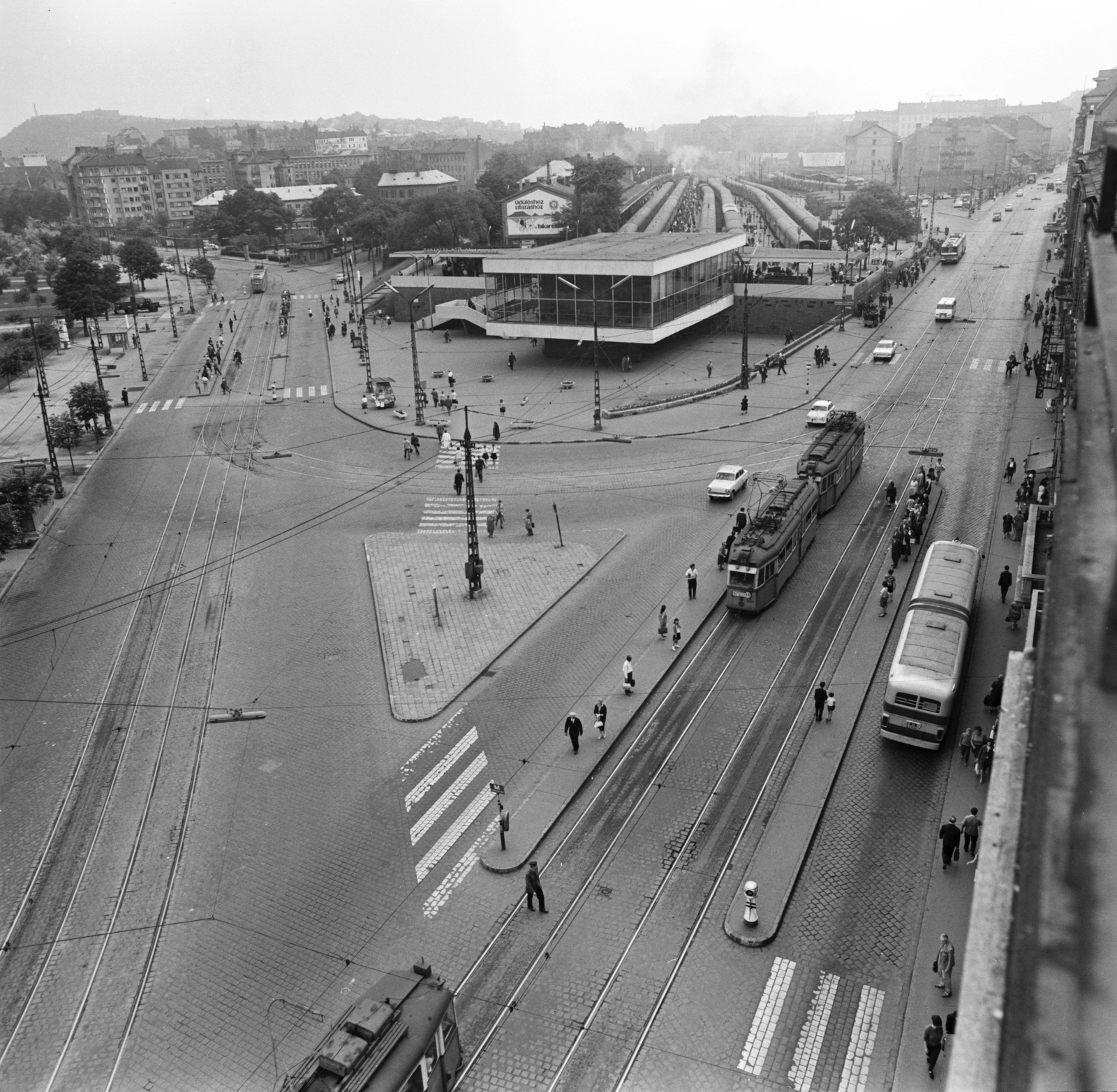 Hungary, Budapest I.,Budapest XII., a Déli pályaudvar egy Alkotás utcai házból nézve, balra a Krisztina körút., 1966, FŐMTERV, Budapest, Fortepan #252146