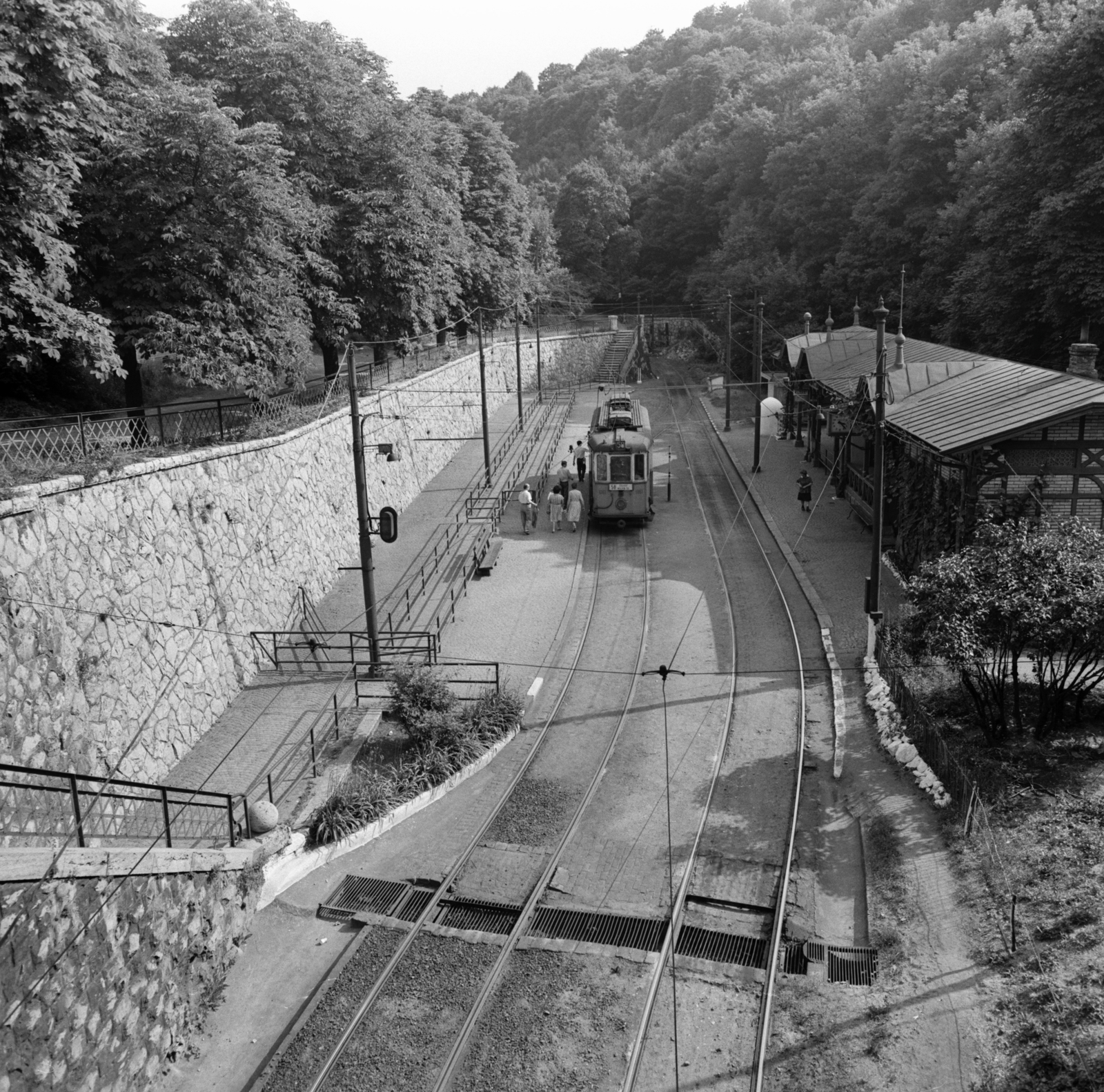 Magyarország, Budapest XII., Zugliget, villamos-végállomás., 1966, FŐMTERV, Domonkos Endre, Budapest, Fortepan #252150