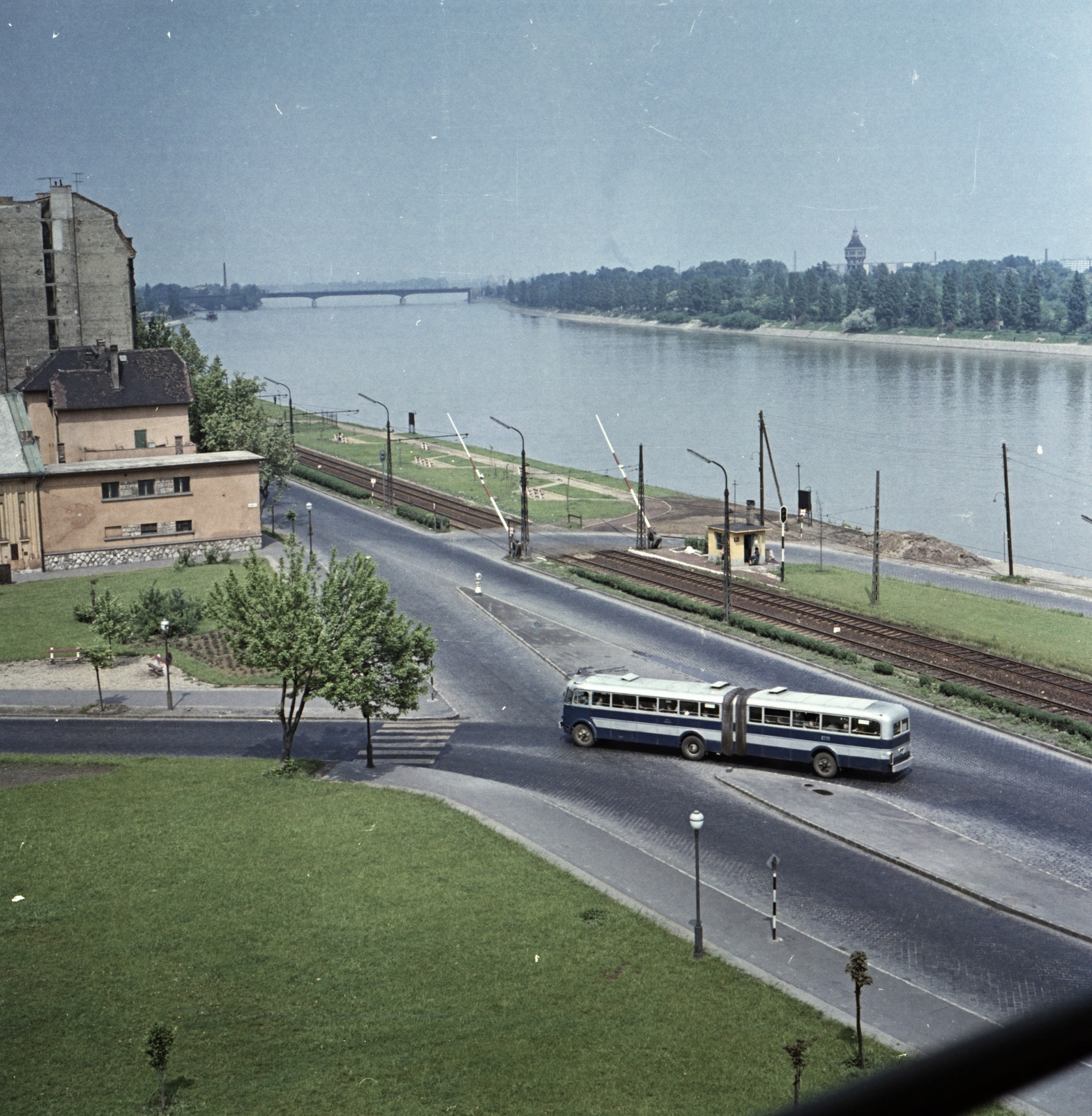 Hungary, Budapest II., Zsigmond tér, szemben az Árpád fejedelem útja, háttérben a Margit-sziget., 1966, FŐMTERV, Budapest, Fortepan #252165
