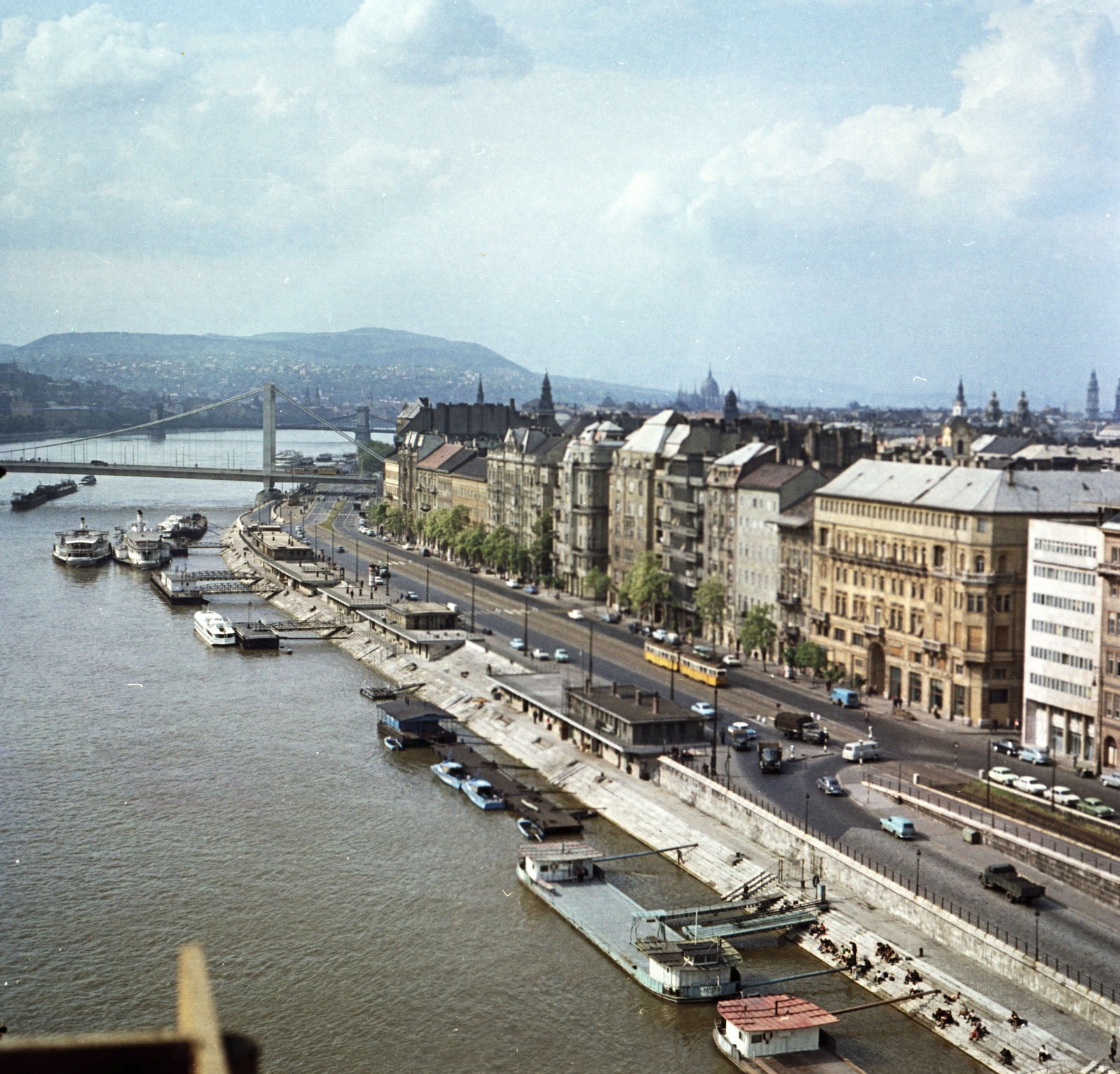 Magyarország, Budapest V., kilátás a Szabadság hídról a Belgrád rakpart és az Erzsébet híd felé., 1966, FŐMTERV, Domonkos Endre, Budapest, Fortepan #252167