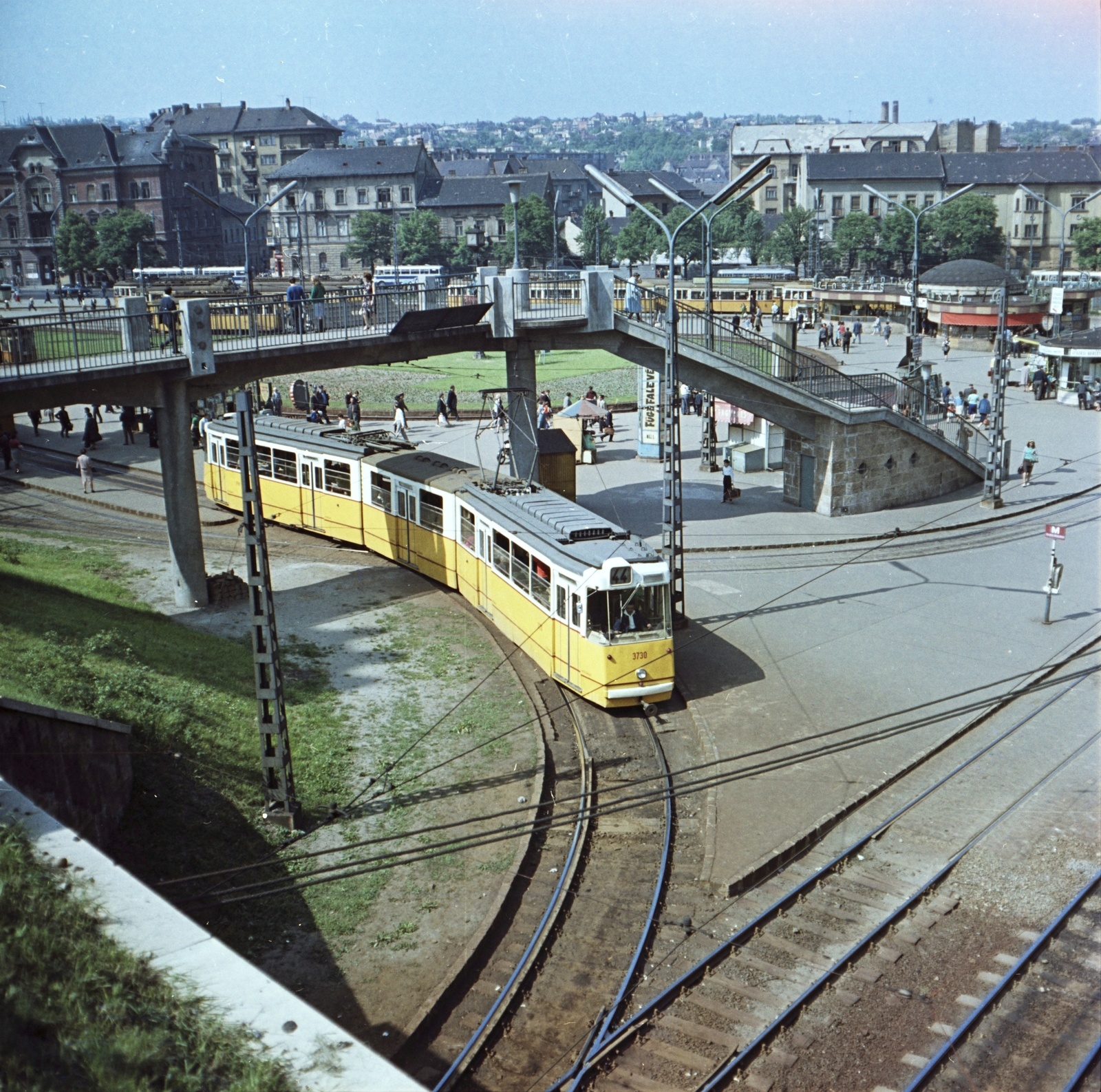 Hungary, Budapest II., Széll Kálmán (Moszkva) tér a Várfok utcától nézve., 1966, FŐMTERV, Budapest, Ganz-brand, overpass, tram, Fortepan #252176