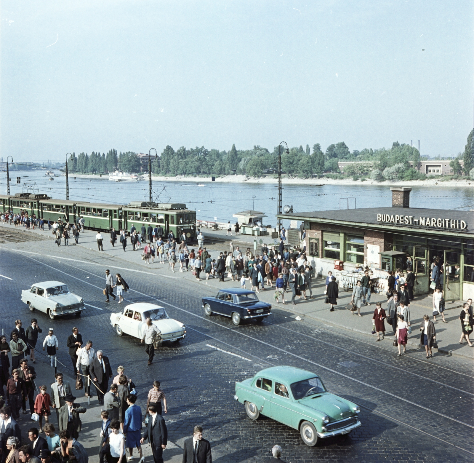 Magyarország, Budapest II., Árpád fejedelem útja a Margit híd budai hídfőjénél, a szentendrei HÉV végállomása., 1966, FŐMTERV, Domonkos Endre, Budapest, Fortepan #252186