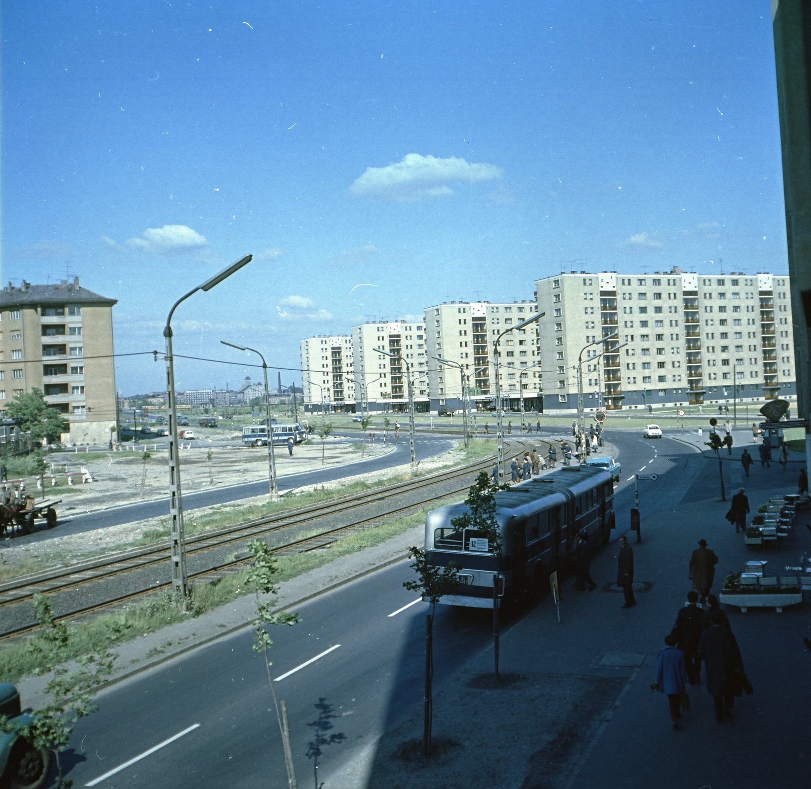 Hungary, Budapest XI., Október huszonharmadika (Schönherz Zoltán) utca az Irinyi József utca felé nézve., 1966, FŐMTERV, Budapest, Lágymányos housing complex, Fortepan #252193