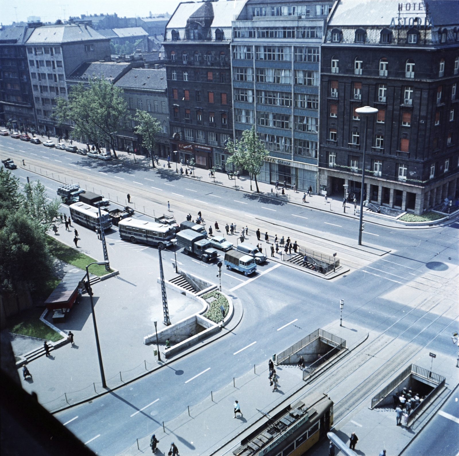 Hungary, Budapest V.,Budapest VII.,Budapest VIII., Astoria kereszteződés a Múzeum körút felé nézve., 1966, FŐMTERV, Budapest, Fortepan #252200