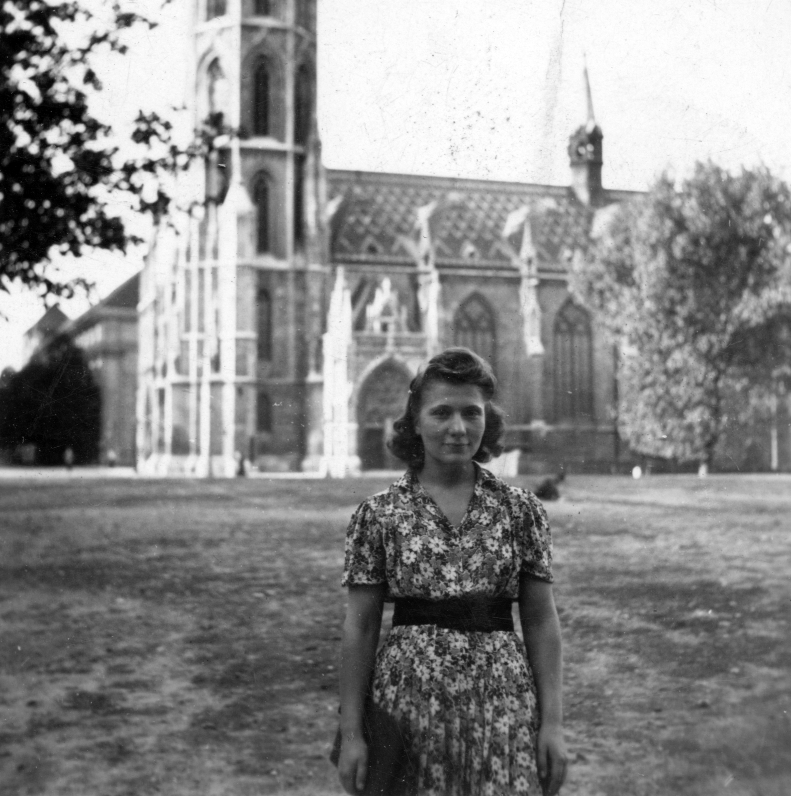 Hungary, Budapest I., Mátyás-templom a Tárnok utca felől nézve., 1942, Fortepan, portrait, church, woman, Budapest, ridge turret, Fortepan #25231