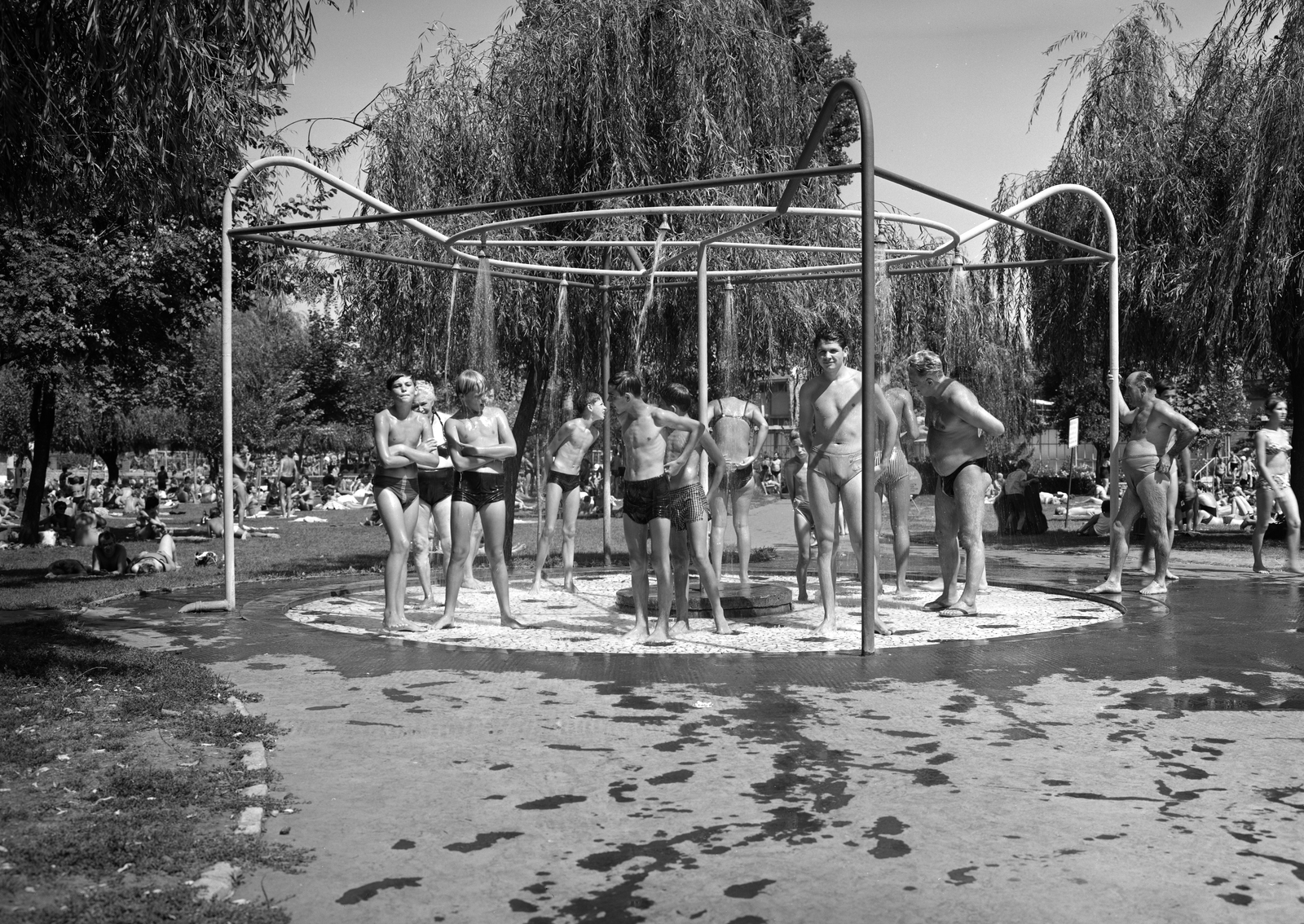 1967, FŐMTERV, Domonkos Endre, zuhanyozás, strand, Fortepan #252364
