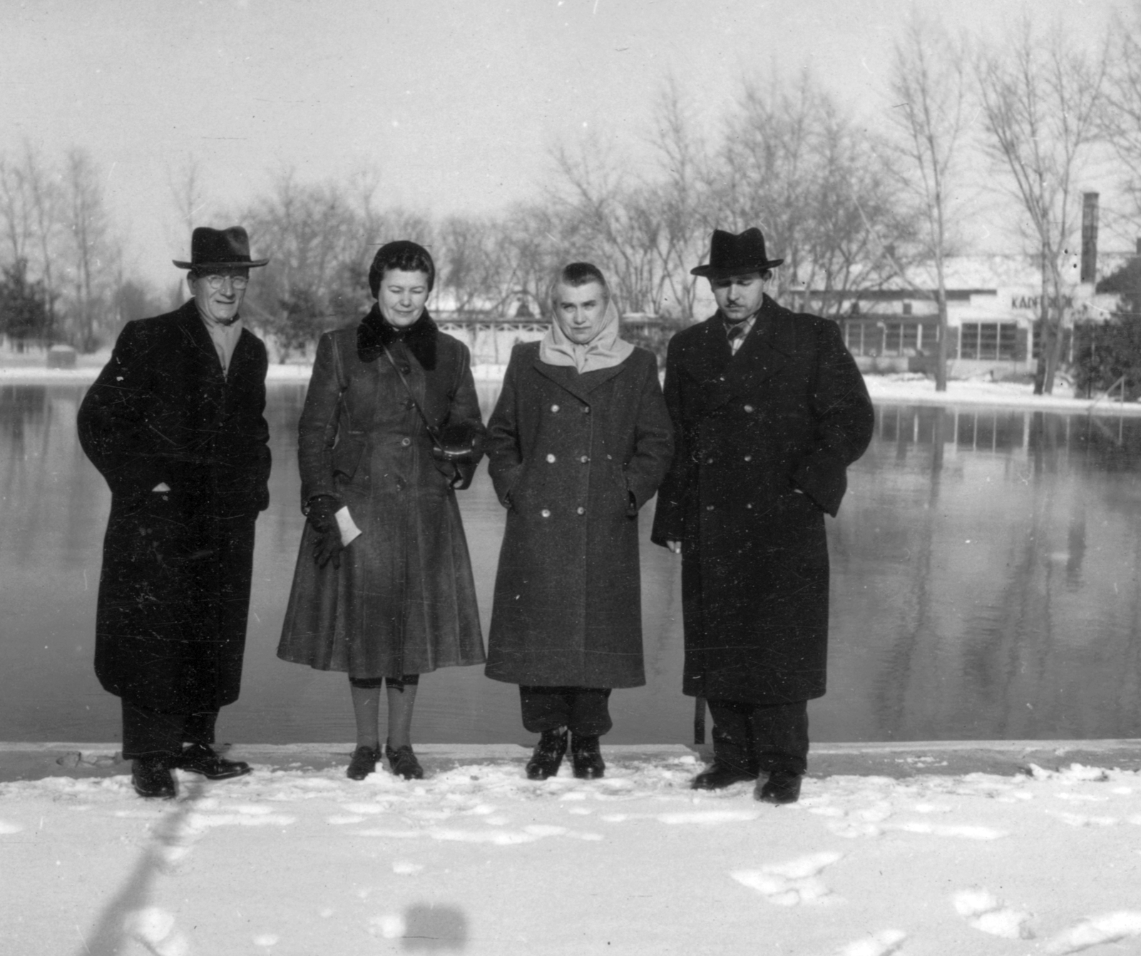 Magyarország, Hajdúszoboszló, 1950, Fortepan, tél, csoportkép, zsebredugott kéz, Fortepan #25237