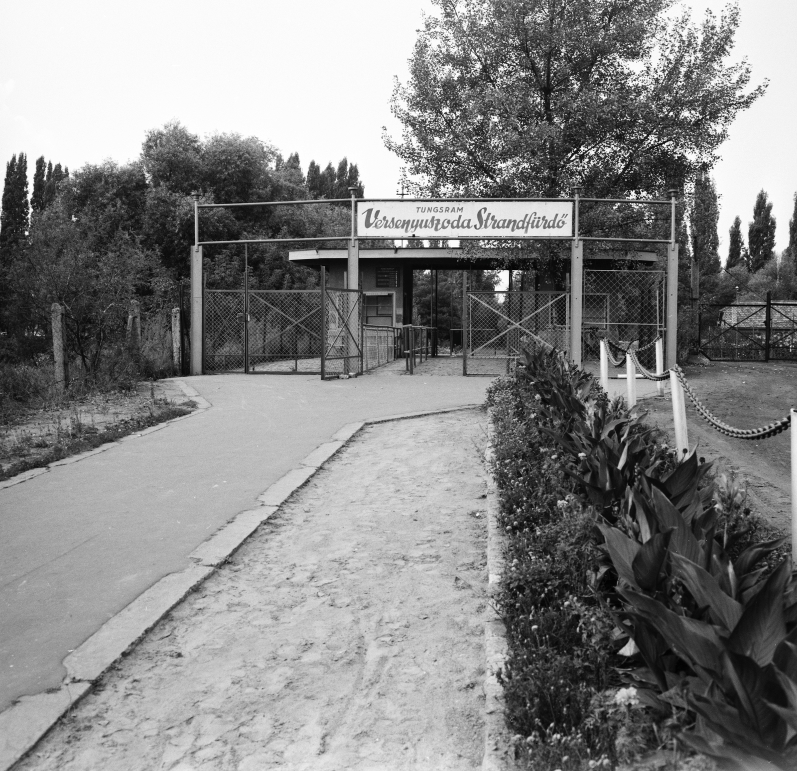 Hungary, Budapest IV., Váci út 104., Tungsram strand., 1967, FŐMTERV, Budapest, Fortepan #252411