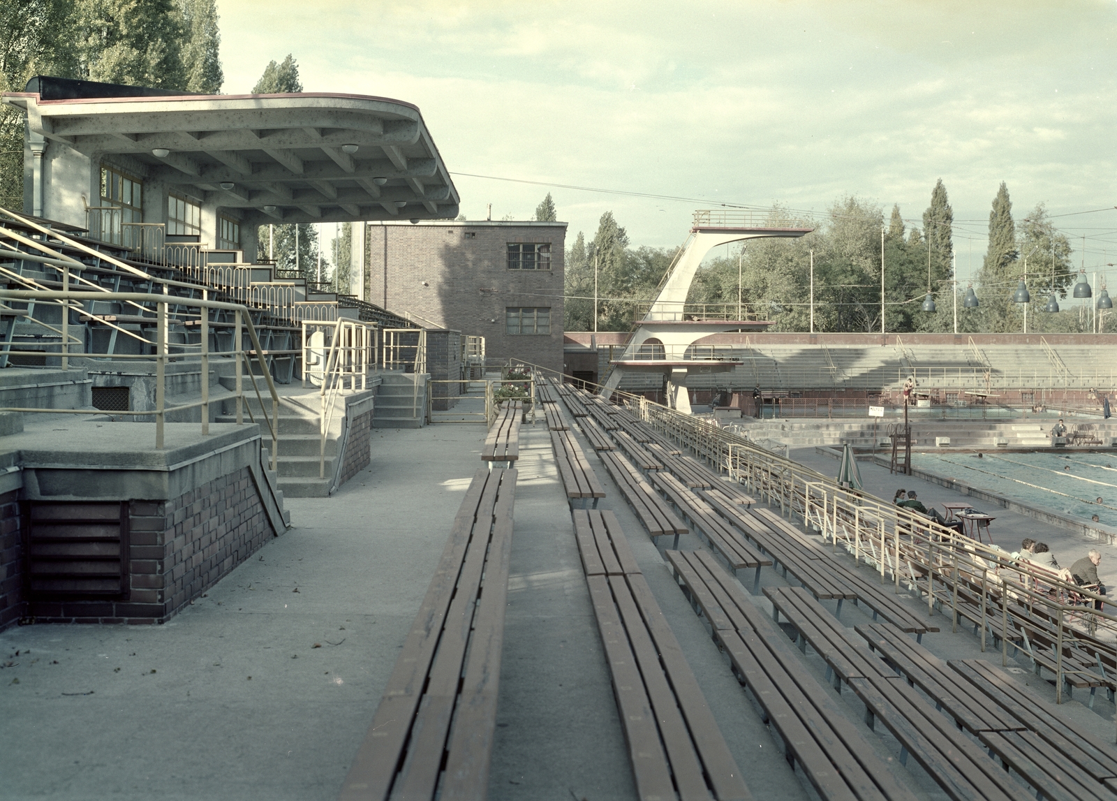 Hungary, Margit Islands, Budapest, Hajós Alfréd Nemzeti Sportuszoda., 1967, FŐMTERV, colorful, diving tower, auditorium, Fortepan #252491